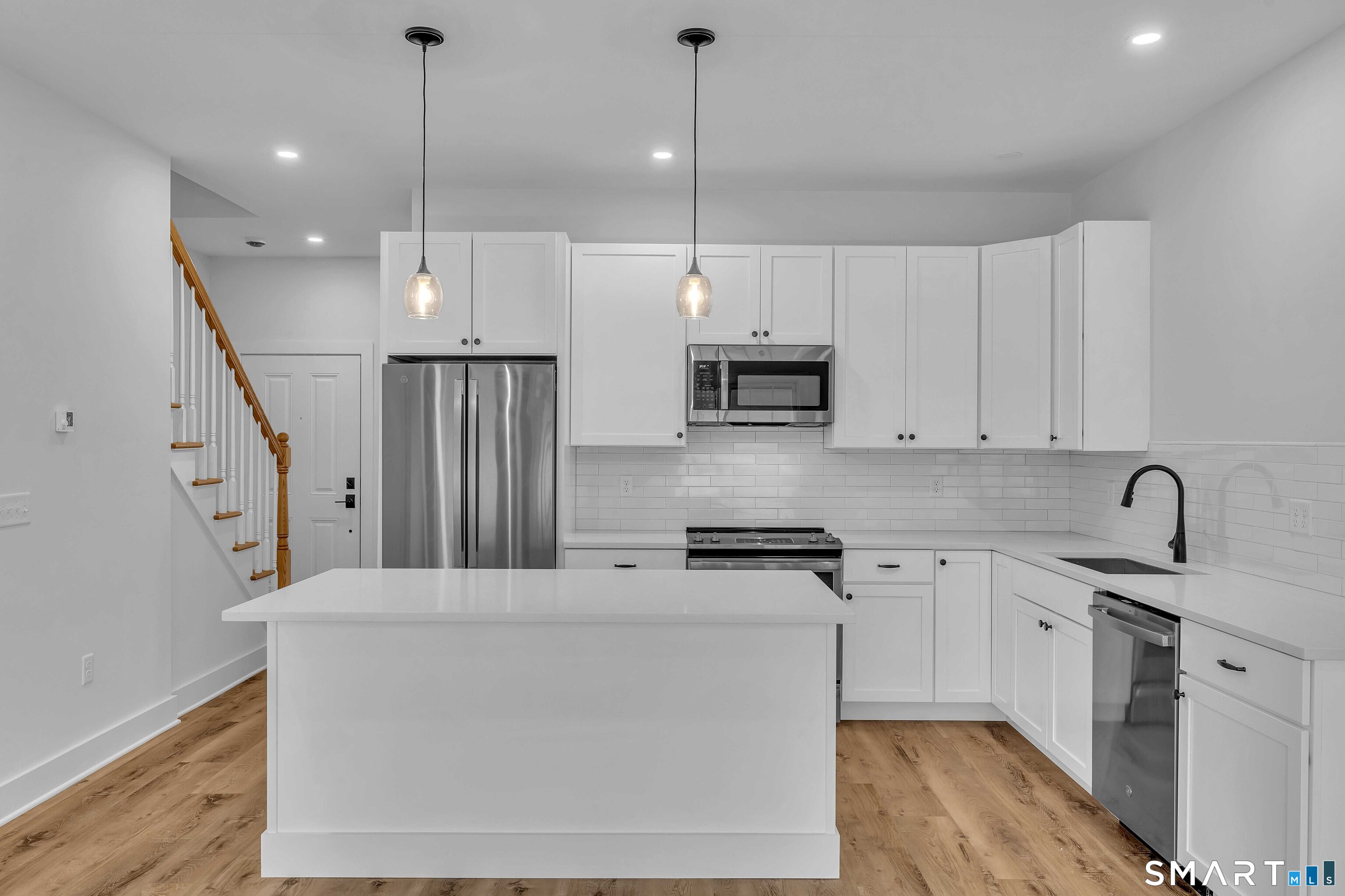 138 Boston Post 17 Road Property Photo 9