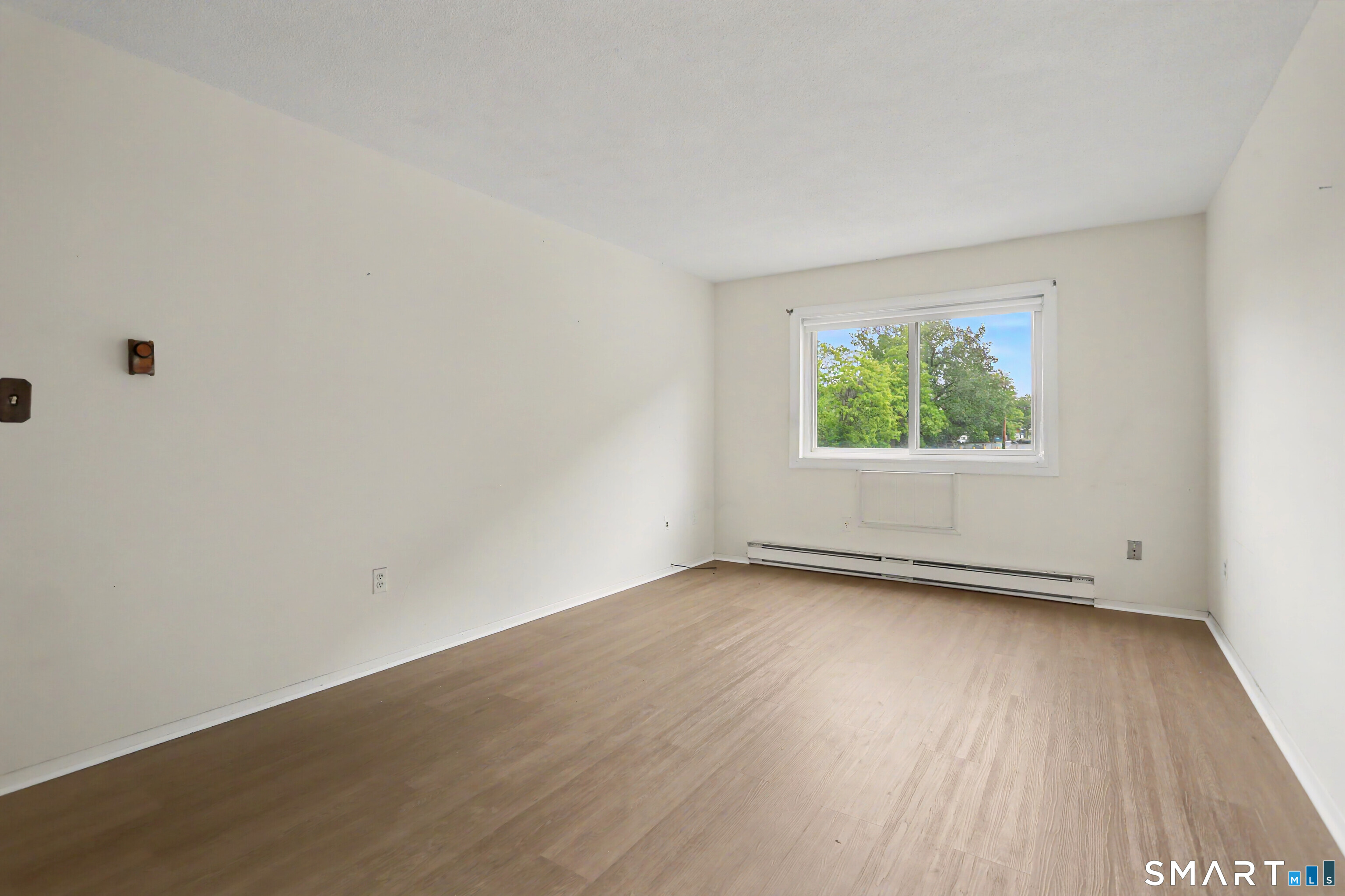 925 Longbrook 109 Avenue Property Photo 2