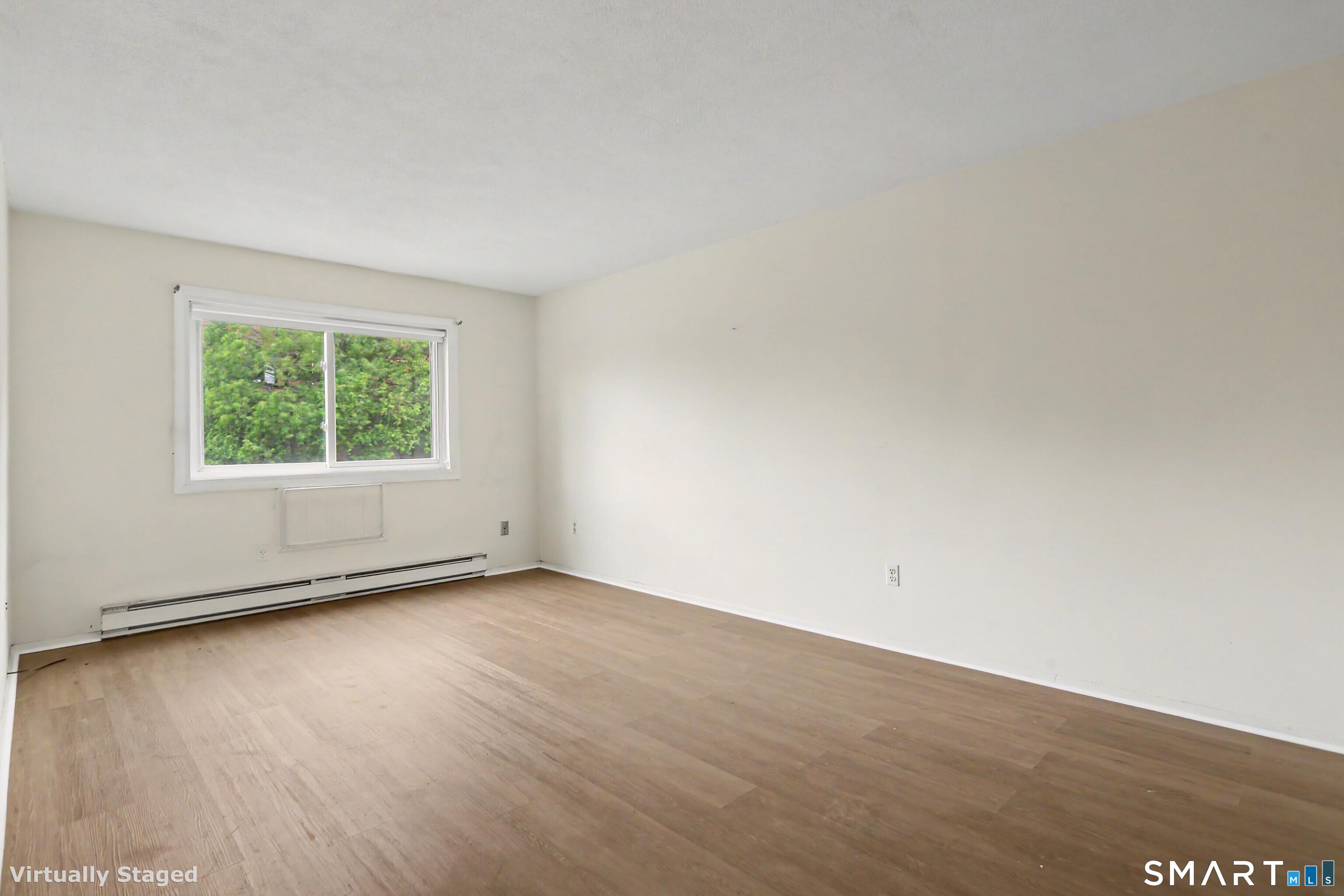 925 Longbrook 109 Avenue Property Photo 3