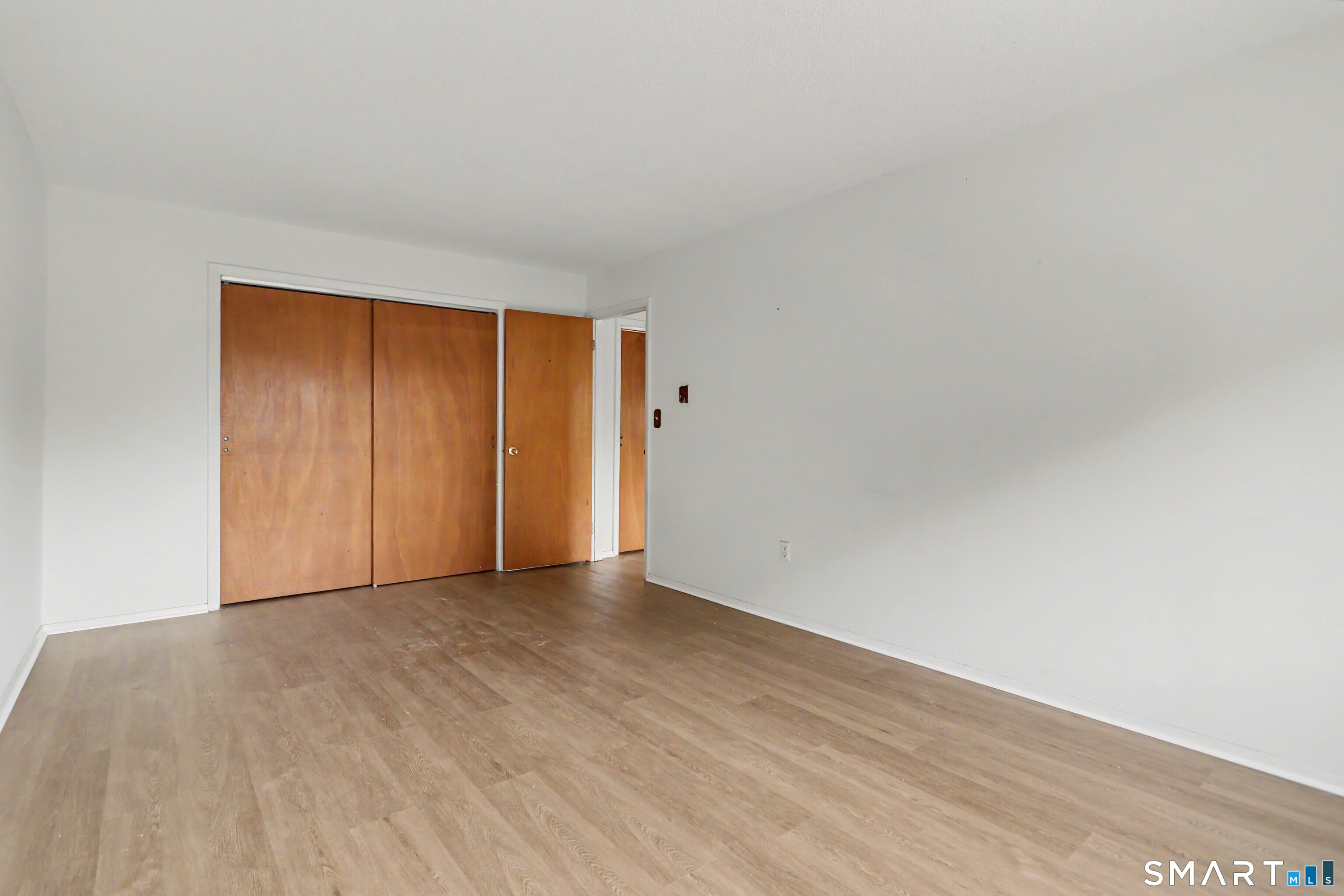925 Longbrook 109 Avenue Property Photo 4