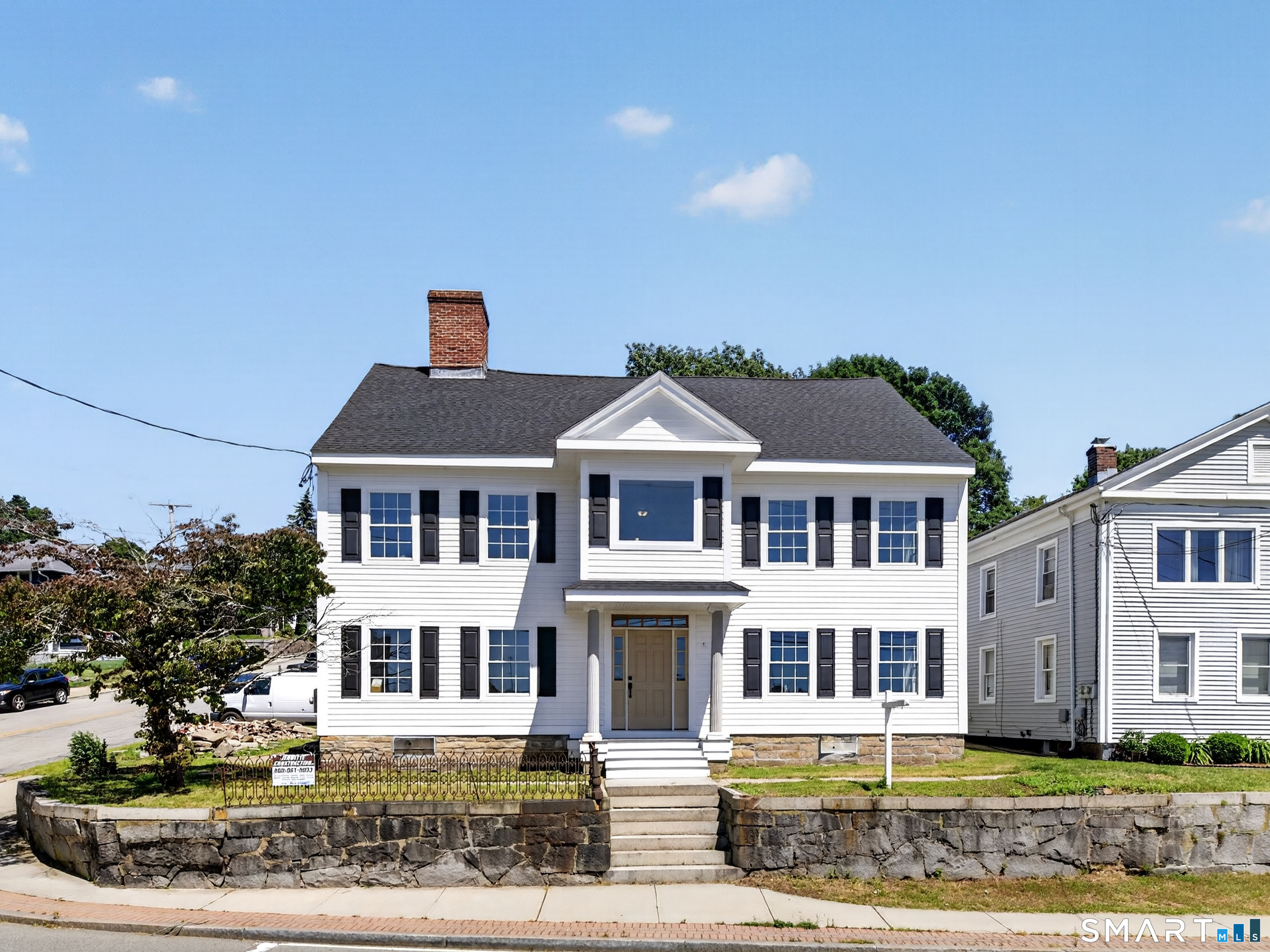 108 Thames Street Property Photo 1