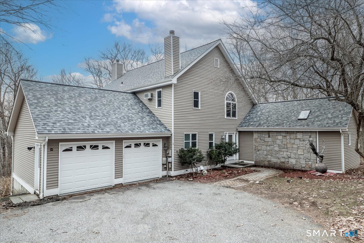 8 Pebble Lane Property Photo 1