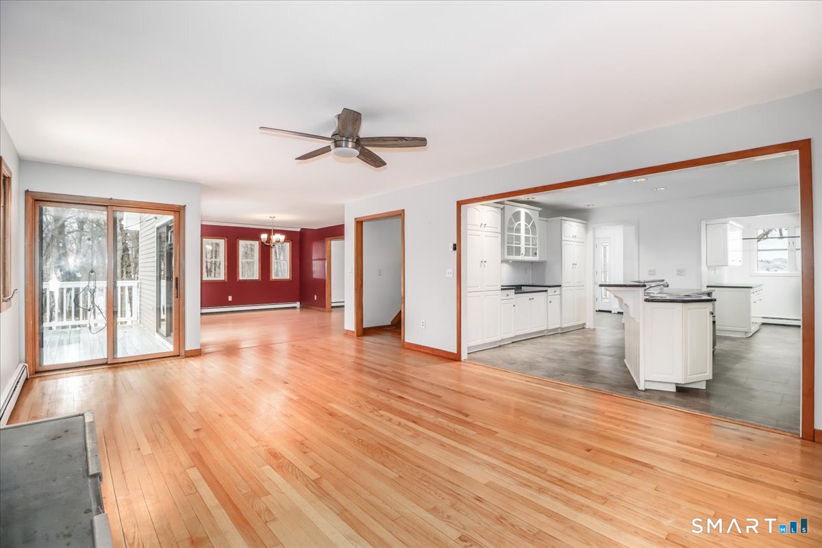 8 Pebble Lane Property Photo 6