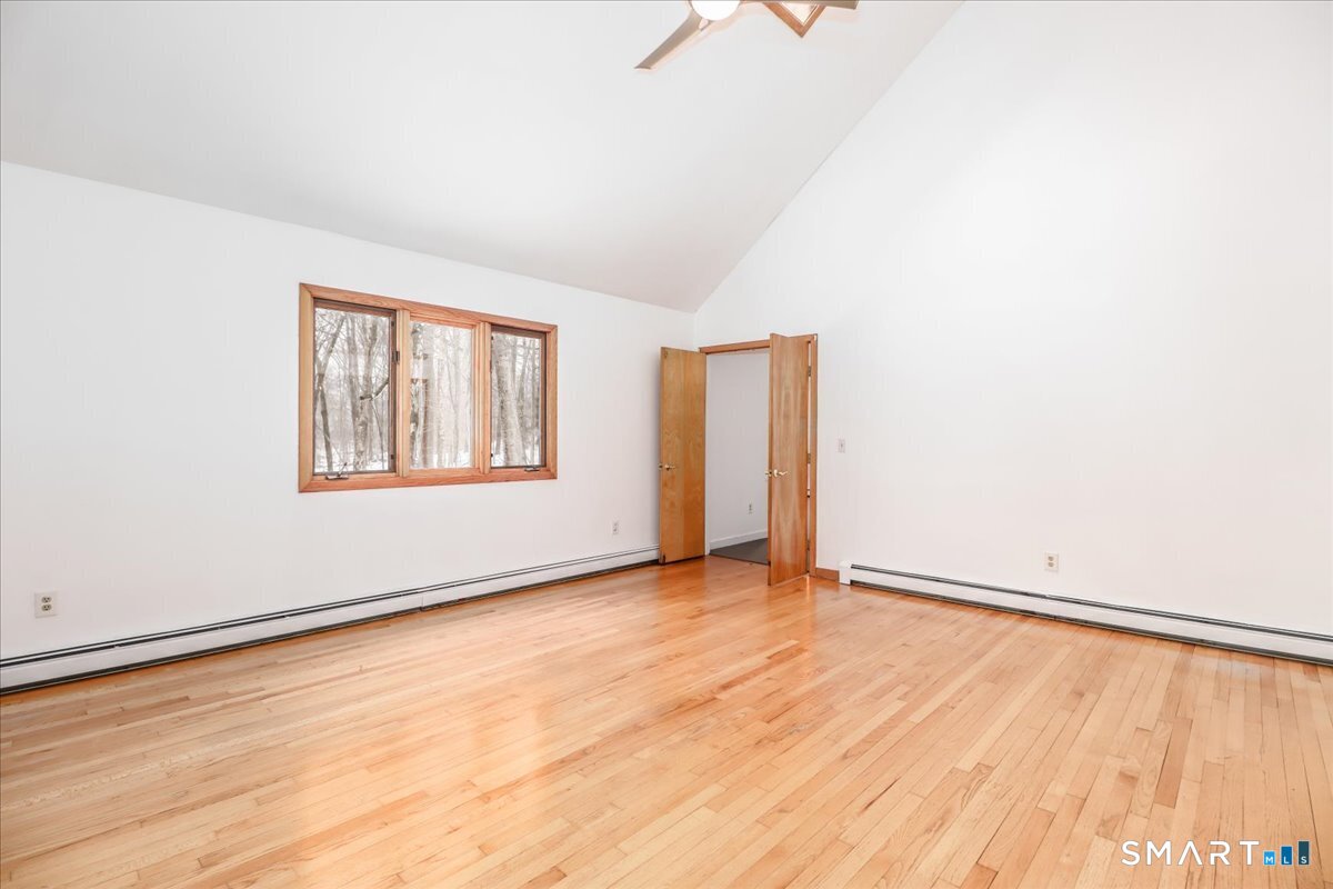 8 Pebble Lane Property Photo 12