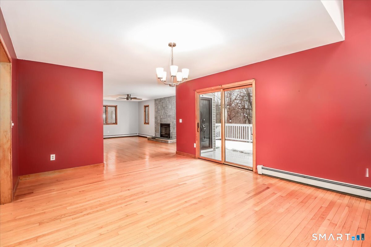8 Pebble Lane Property Photo 13