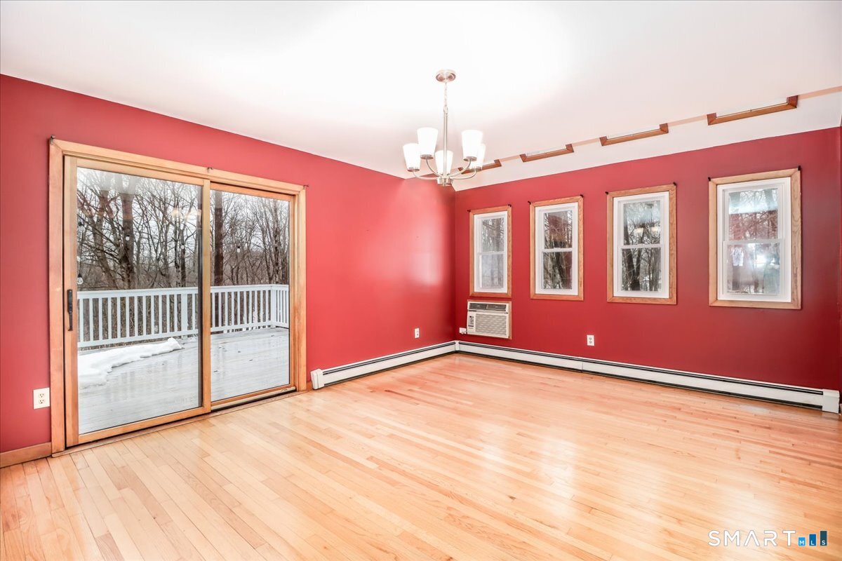 8 Pebble Lane Property Photo 14