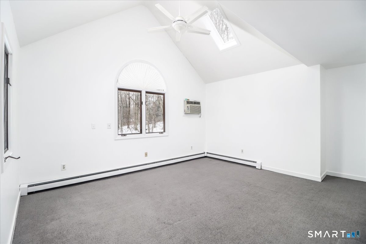 8 Pebble Lane Property Photo 16