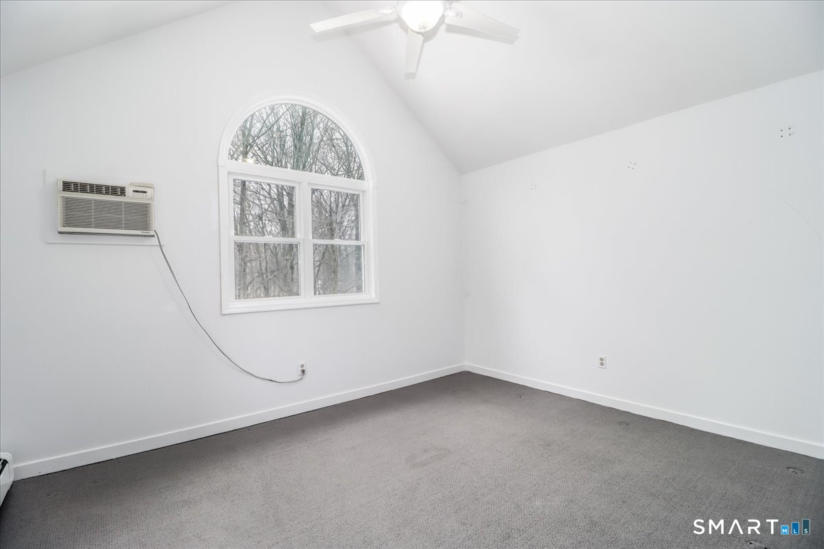 8 Pebble Lane Property Photo 30