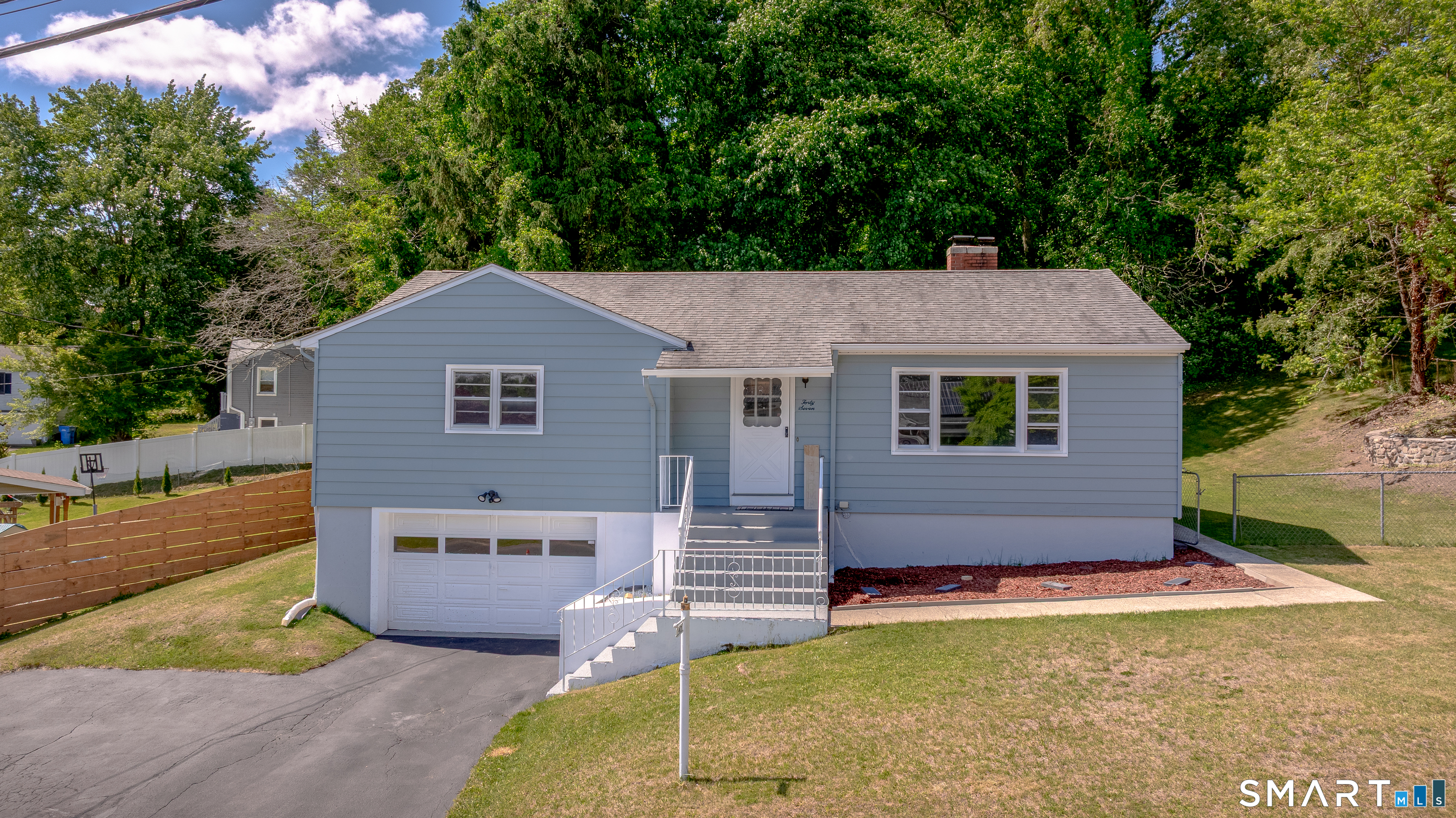 47 Juniper Ridge Drive Property Photo 1