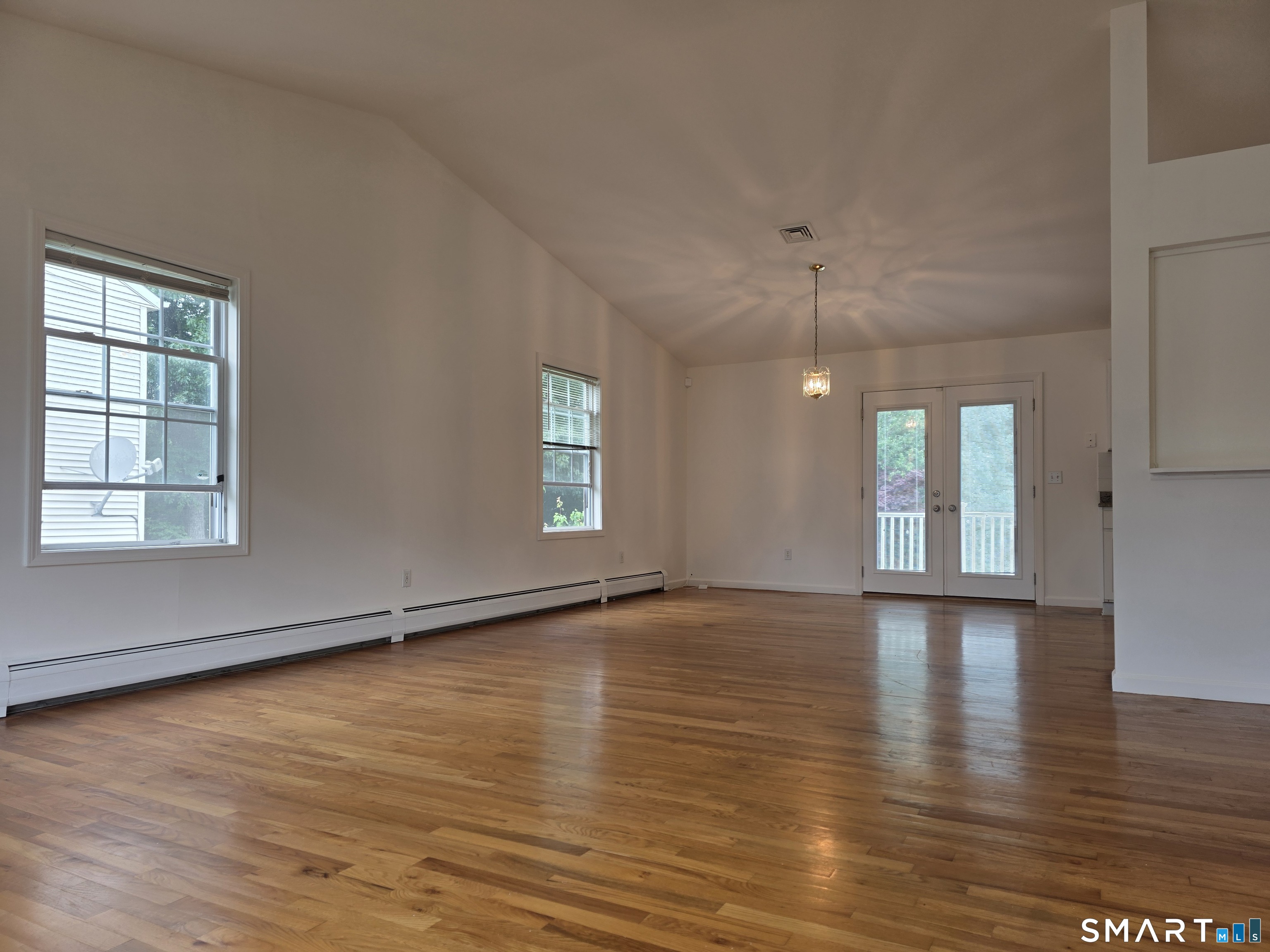 5 Oaktree Court Property Photo 7