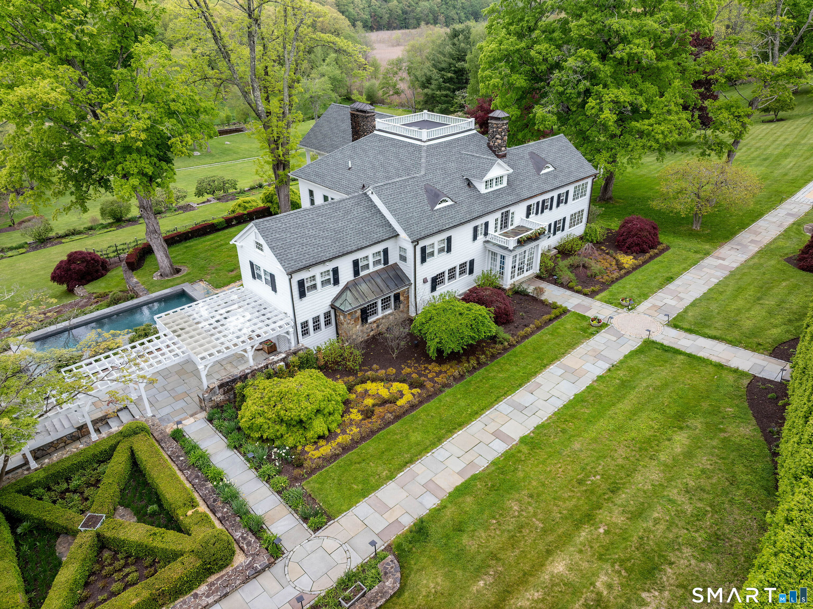 155 Long Ridge Road Property Photo 3