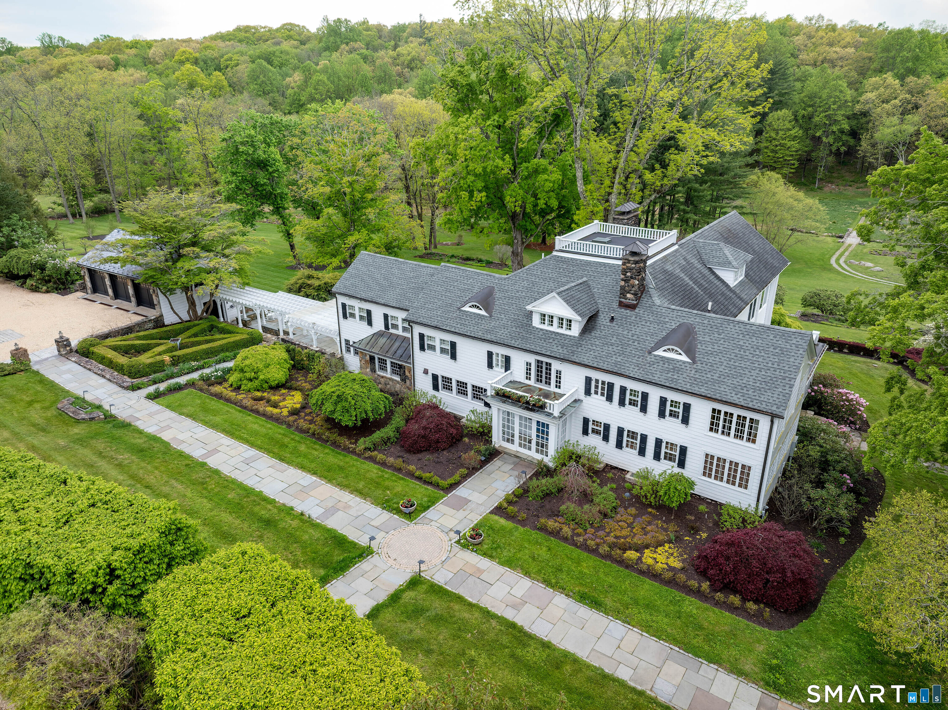 155 Long Ridge Road Property Photo 4