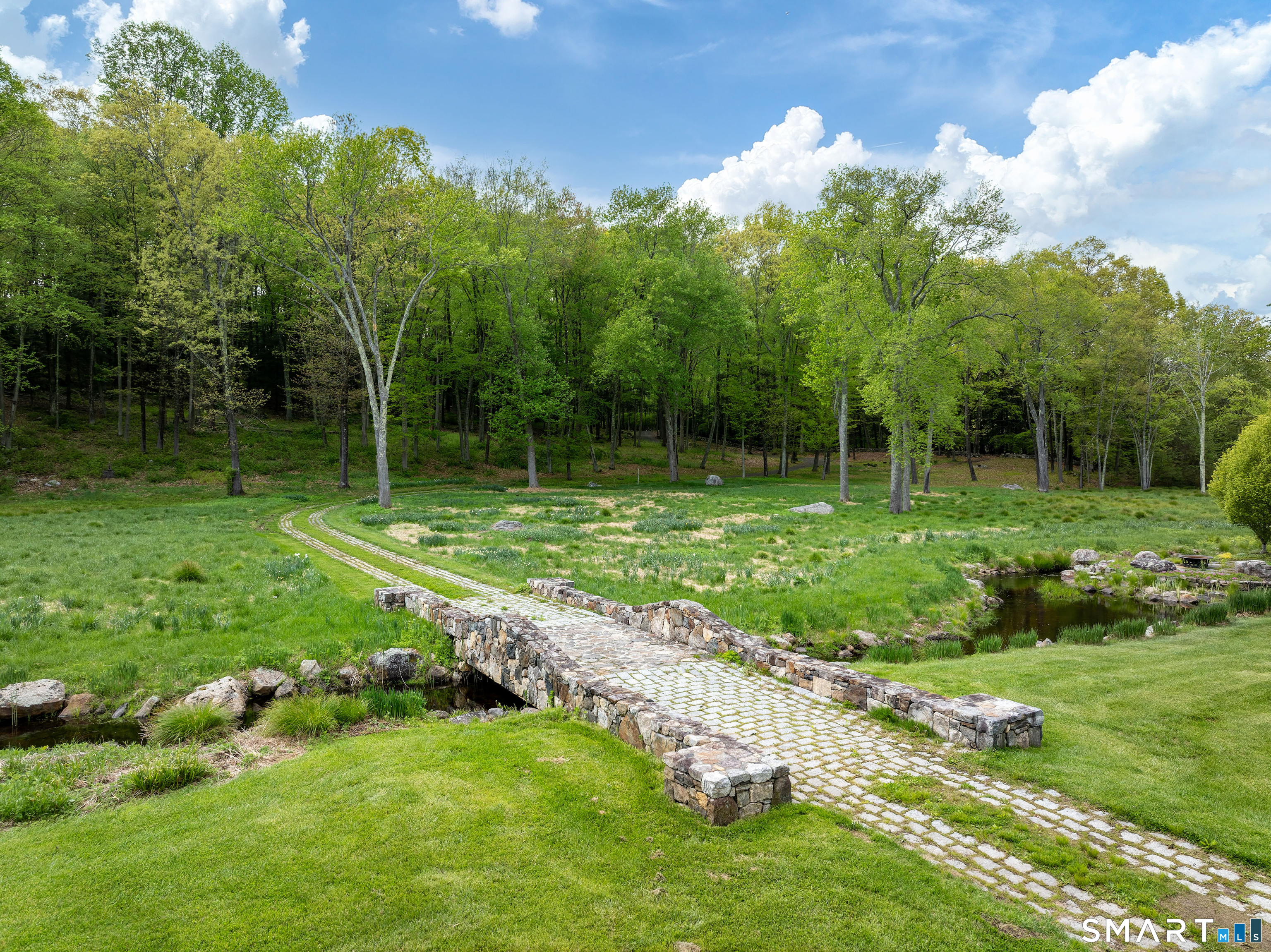 155 Long Ridge Road Property Photo 10