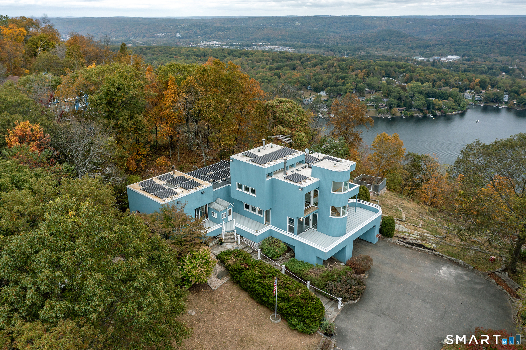 35 Skyline Drive Property Photo 1