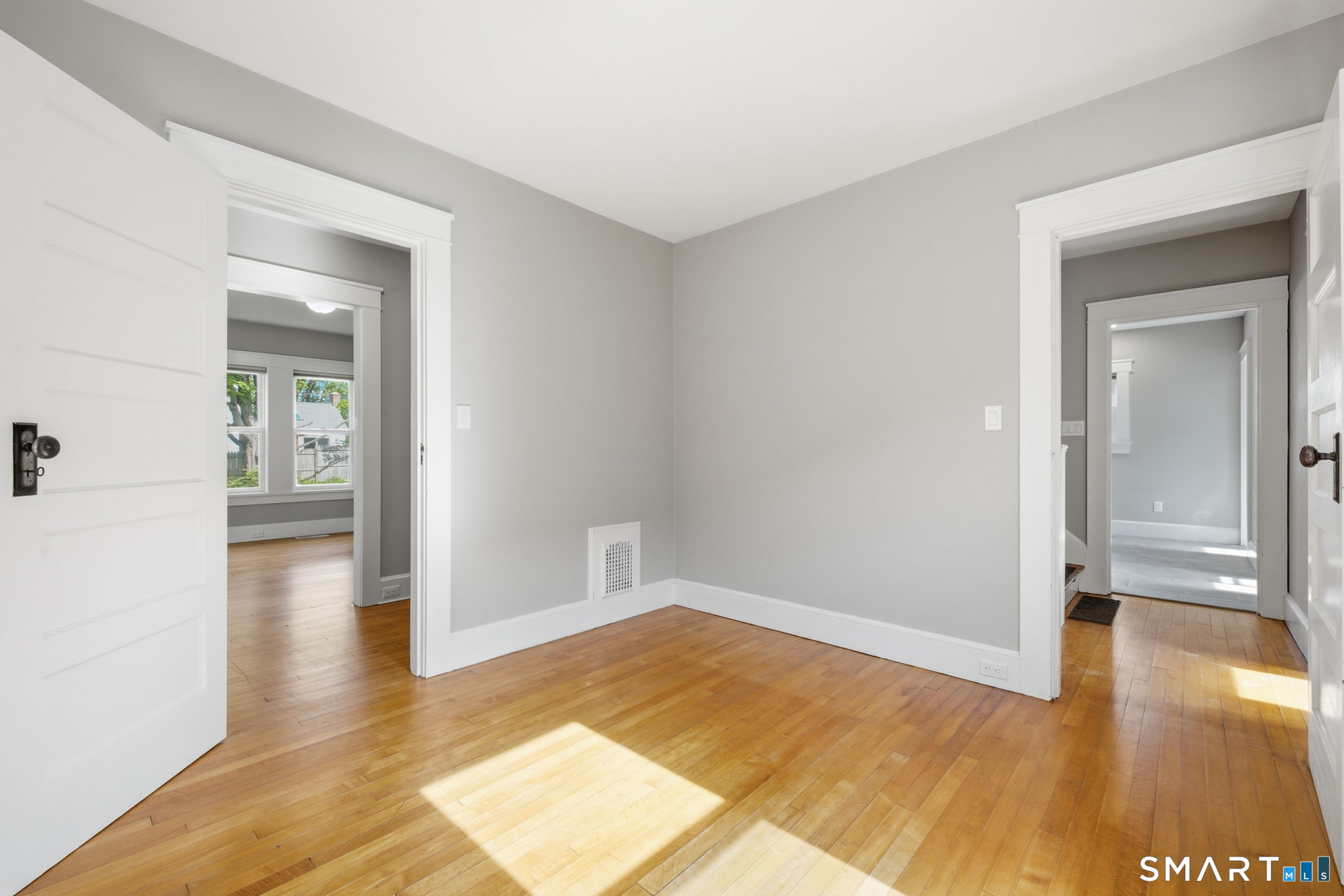 29 Main East Street Property Photo 10
