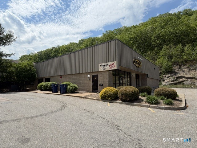 427 Winsted Road Property Photo 1