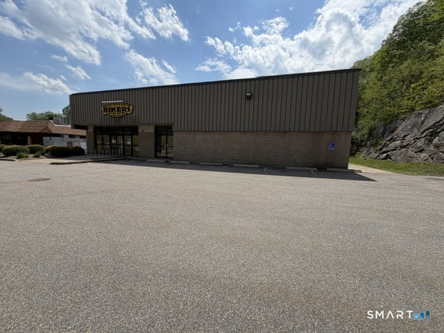 427 Winsted Road Property Photo 2