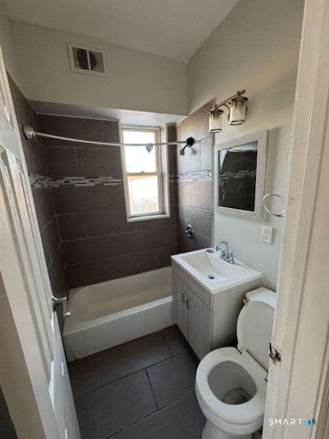 335 Wells W1 Street Property Photo 3