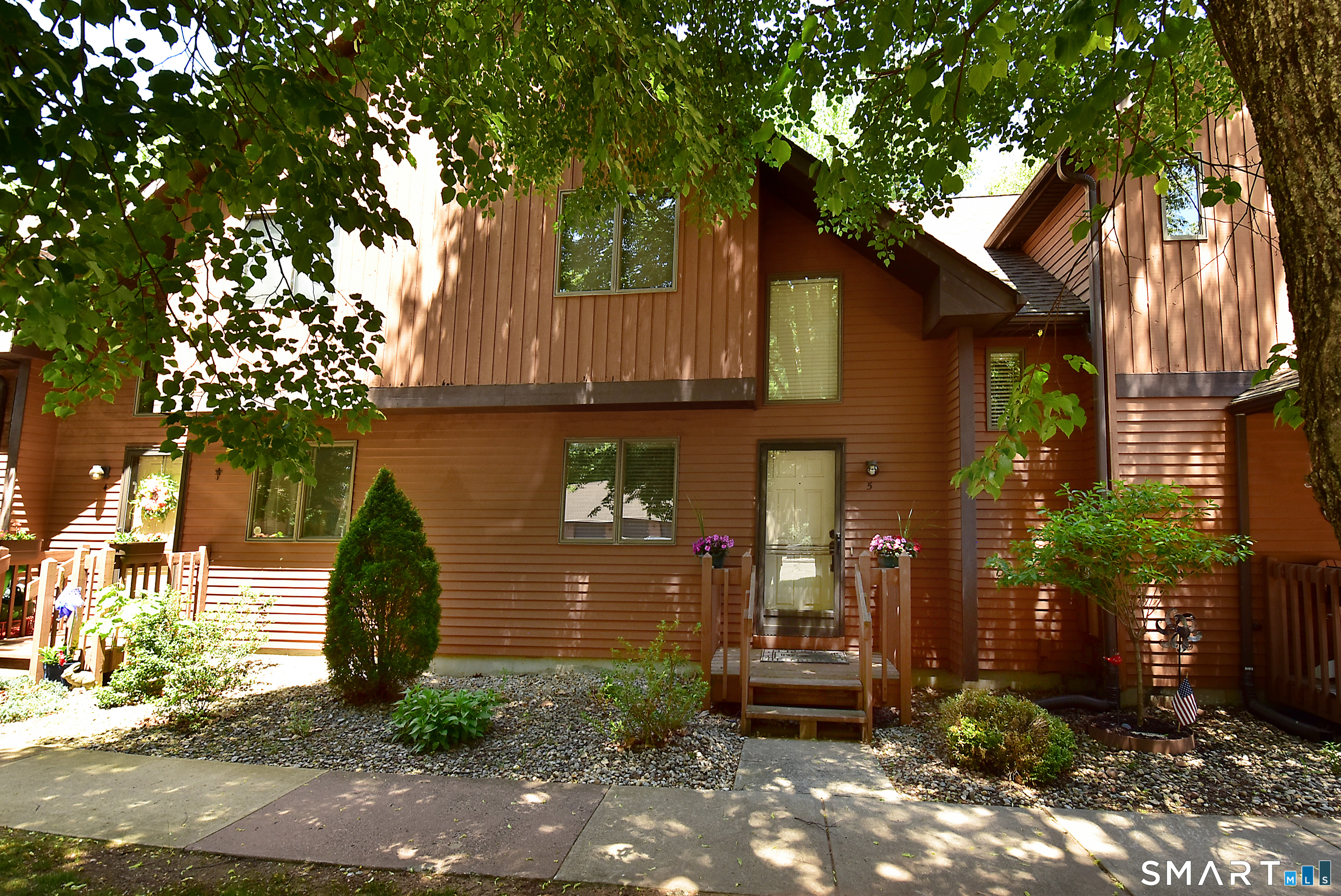 105 Maple 5 Avenue Property Photo 1