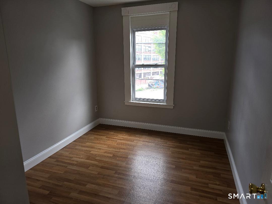 5 Hill B,d Street Property Photo 6