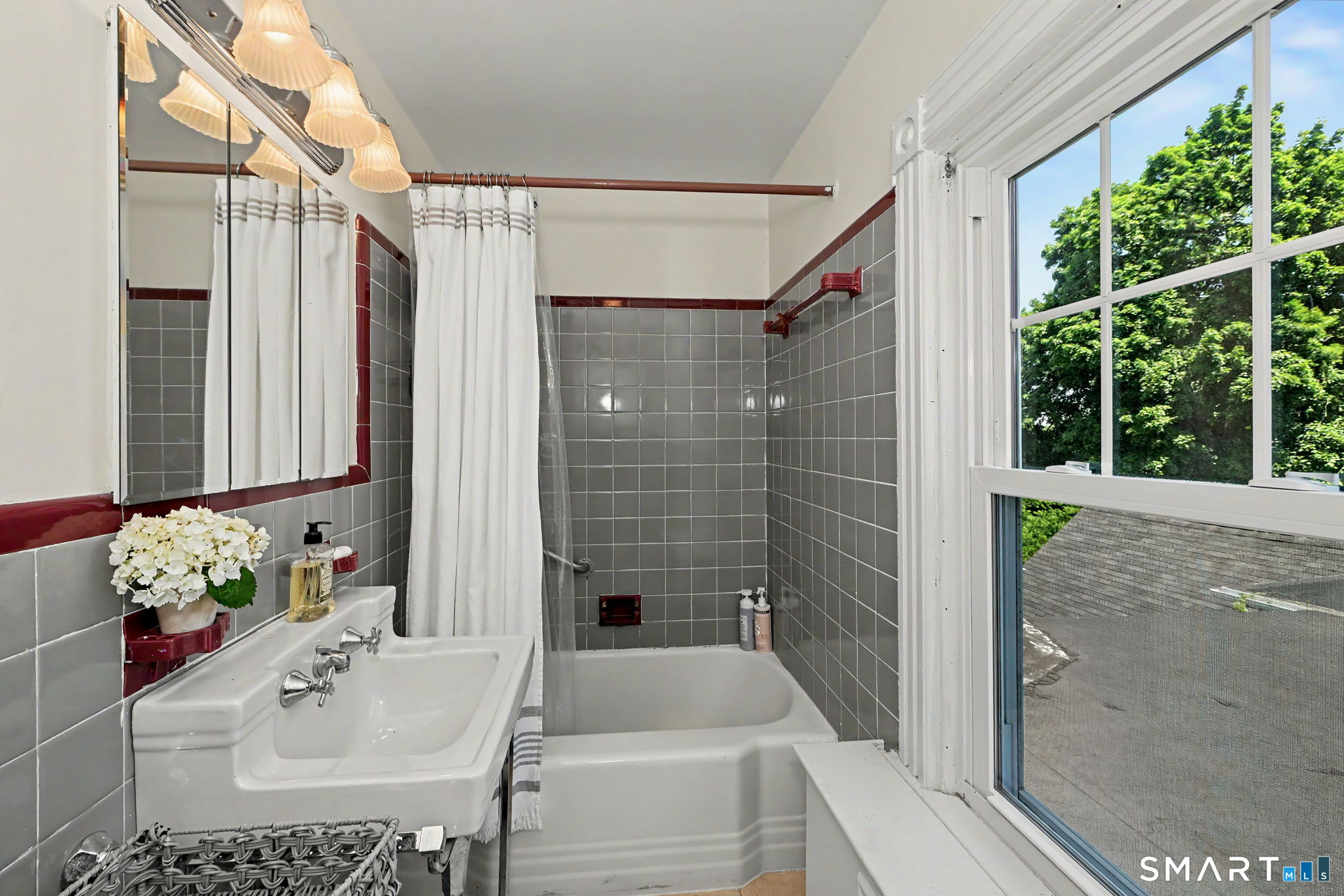 80 Leonard Street Property Photo 22