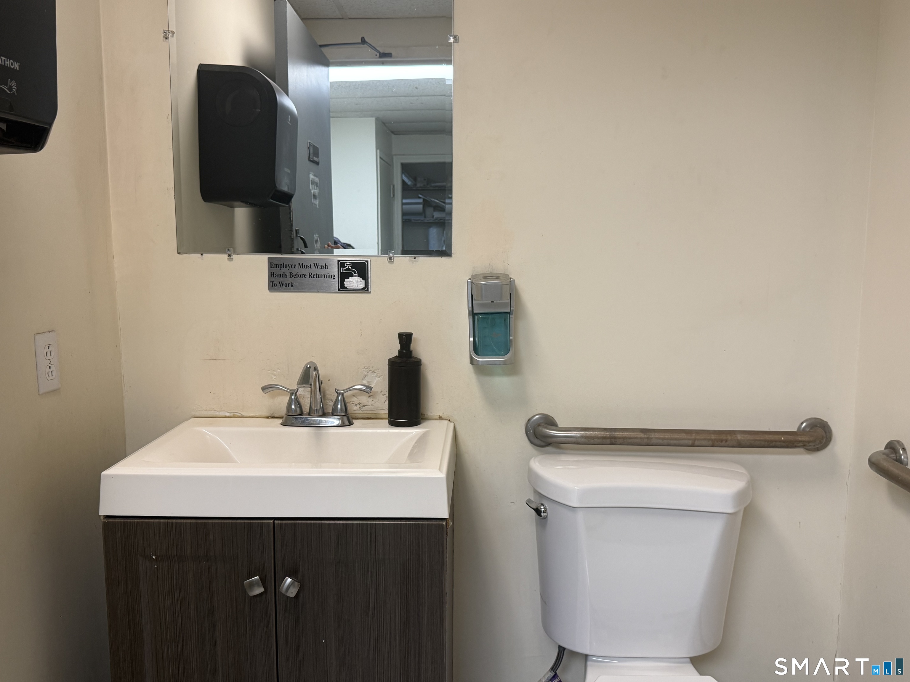 1340 East Putnam Avenue Property Photo 11