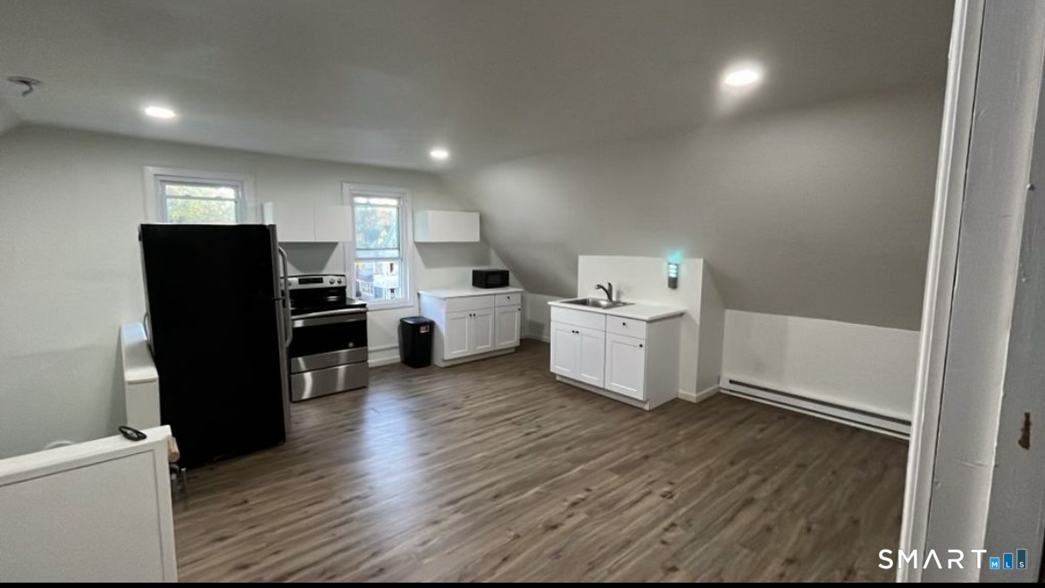 10 Rowe Street Property Photo 1