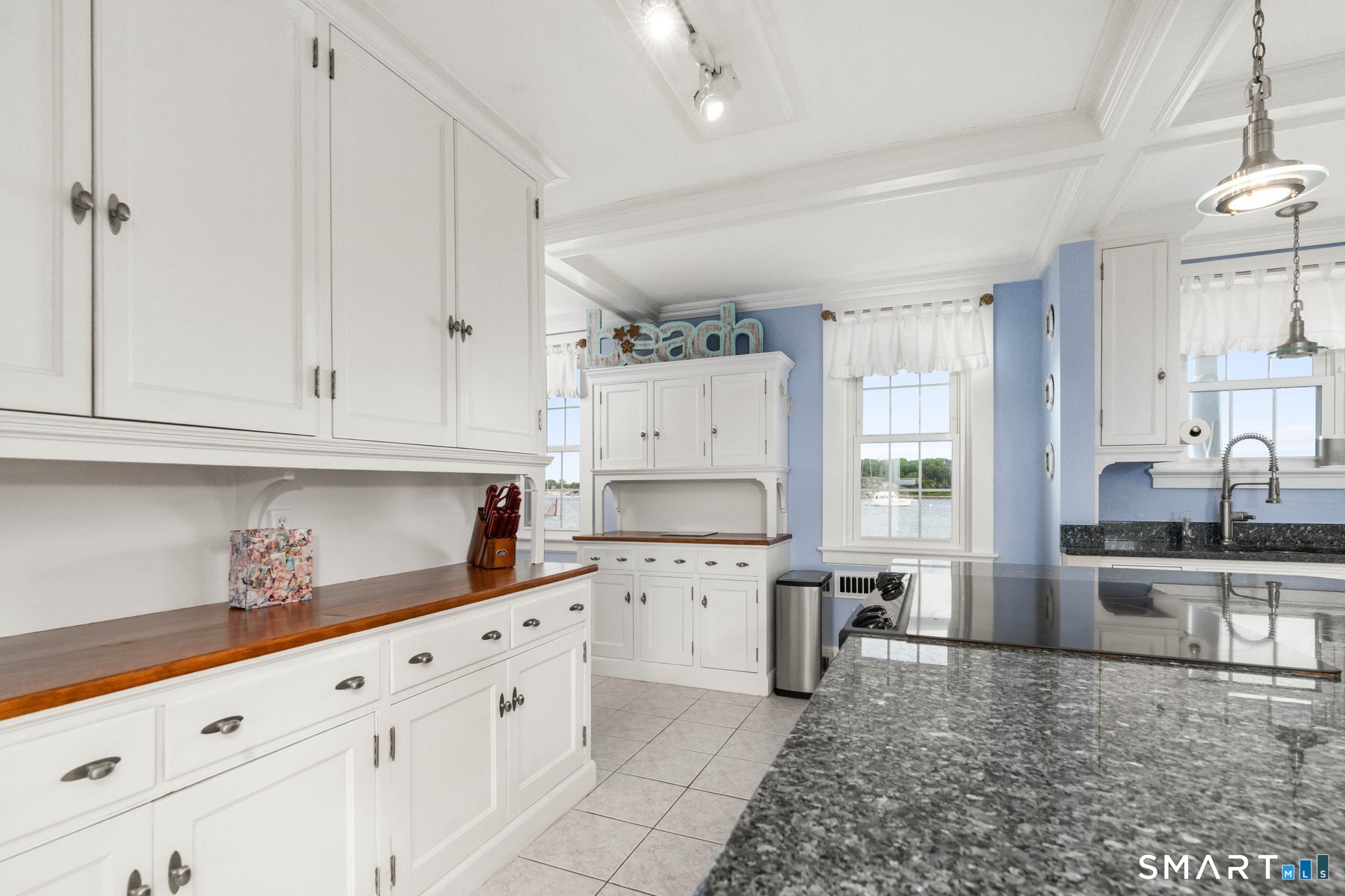 30 Essex Street Property Photo 16