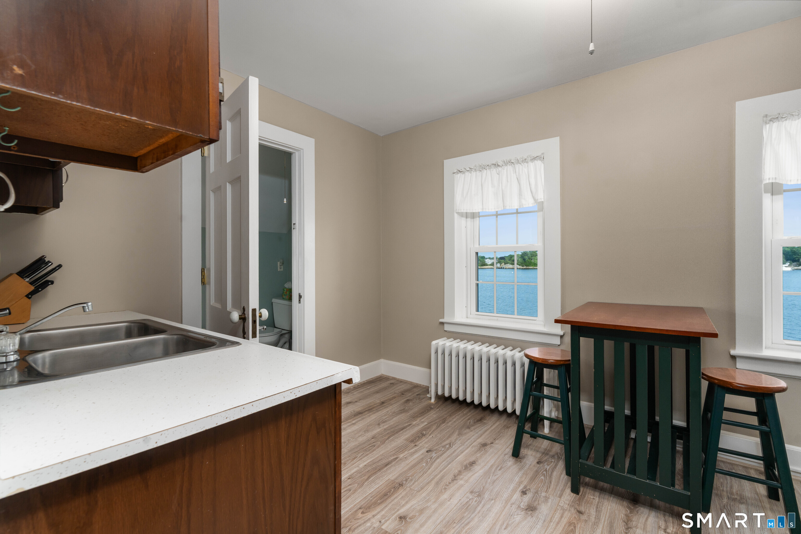30 Essex Street Property Photo 34