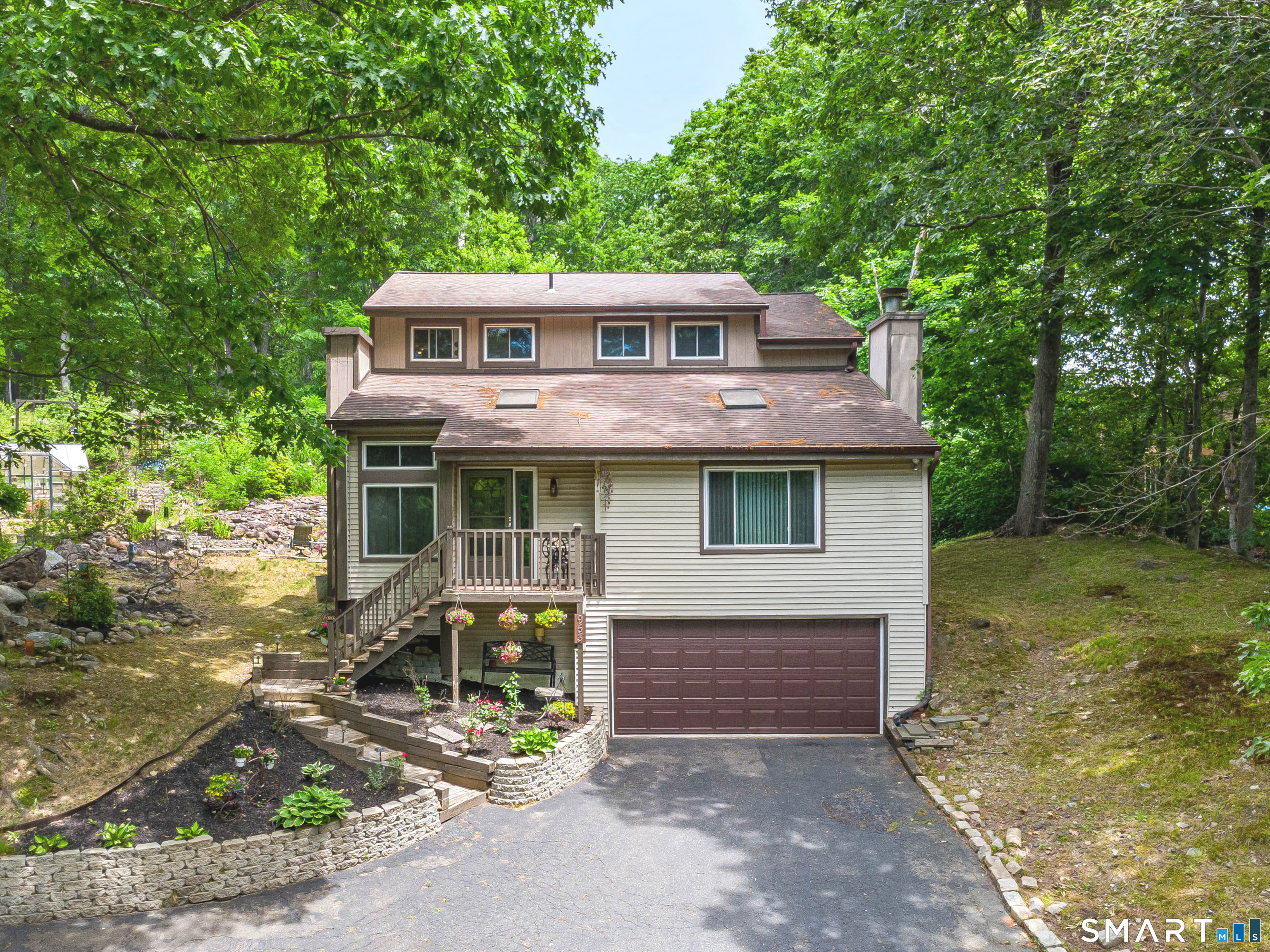 953 Rubber Avenue Property Photo 1