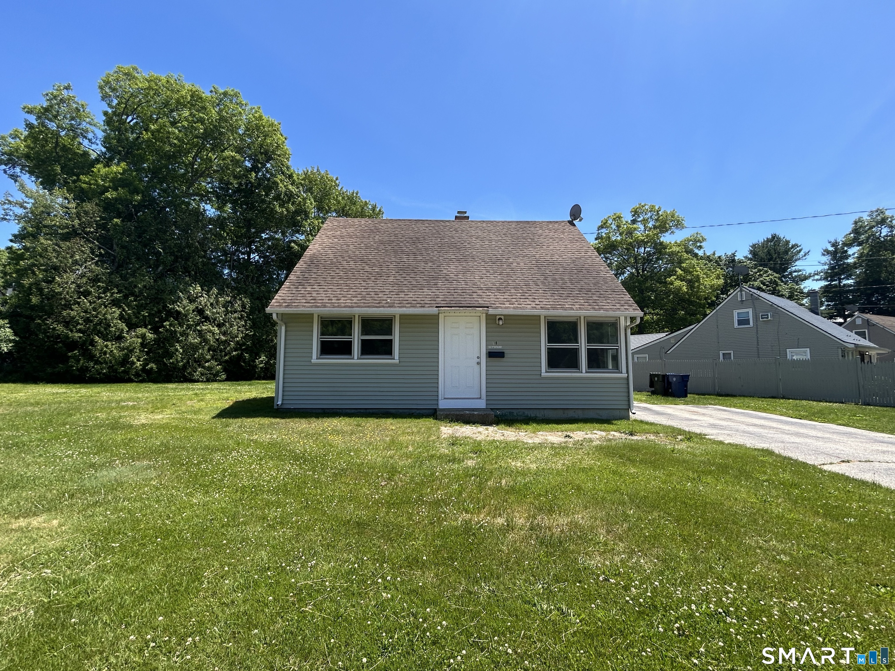 18 Lynwood Drive Property Photo 1