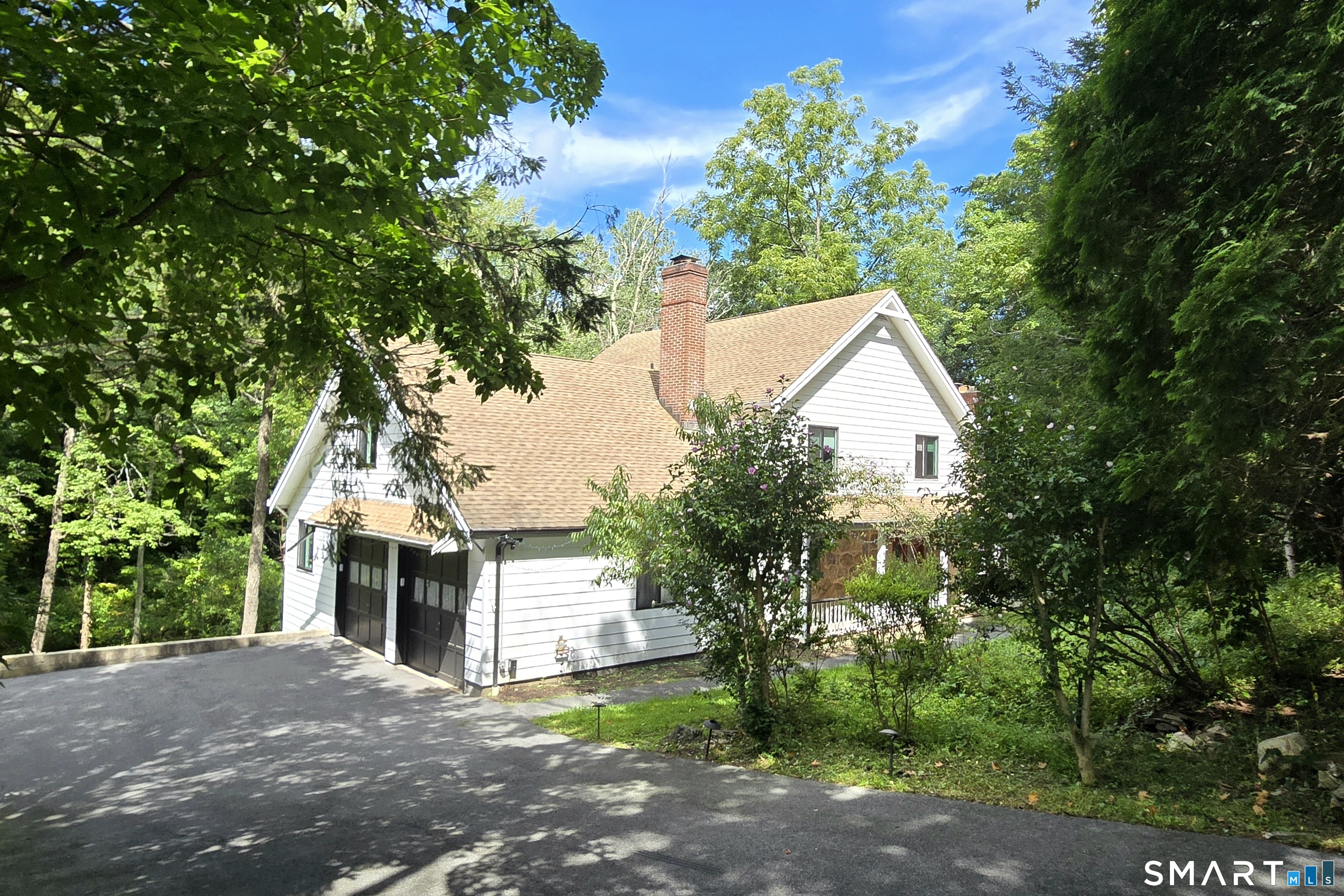 299 Redding Road Property Photo 2