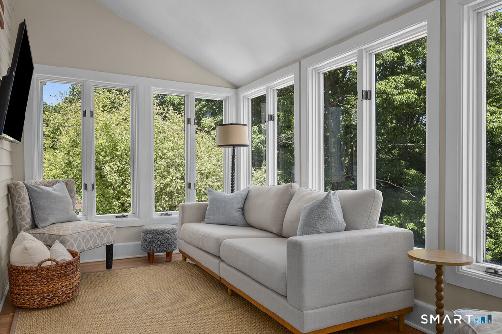 24 Island Hill Avenue Property Photo 5