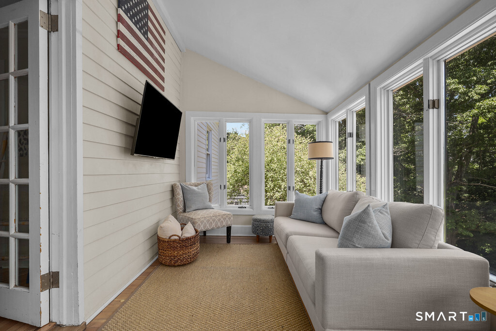 24 Island Hill Avenue Property Photo 6