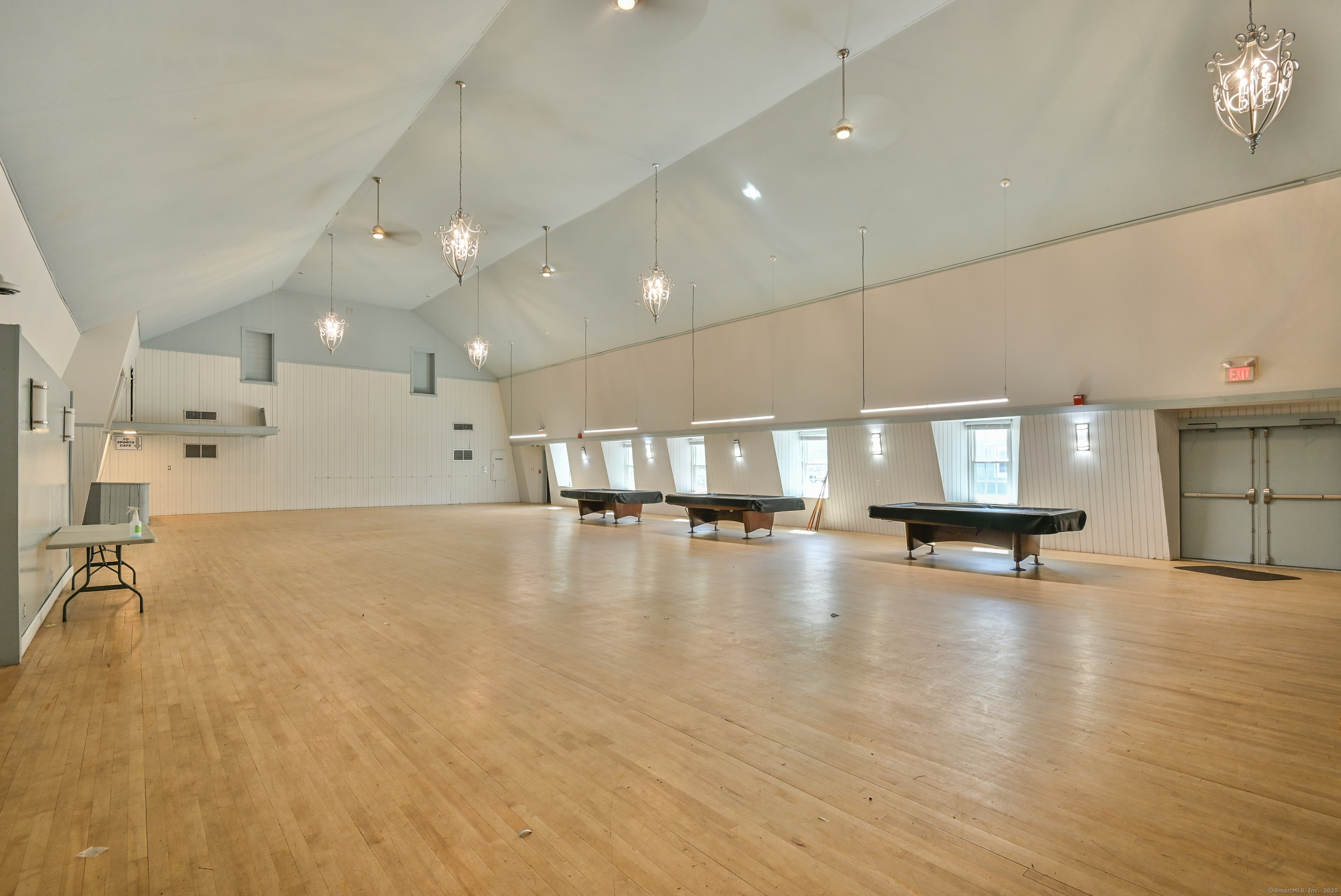 1017 Riverside Drive Property Photo 1