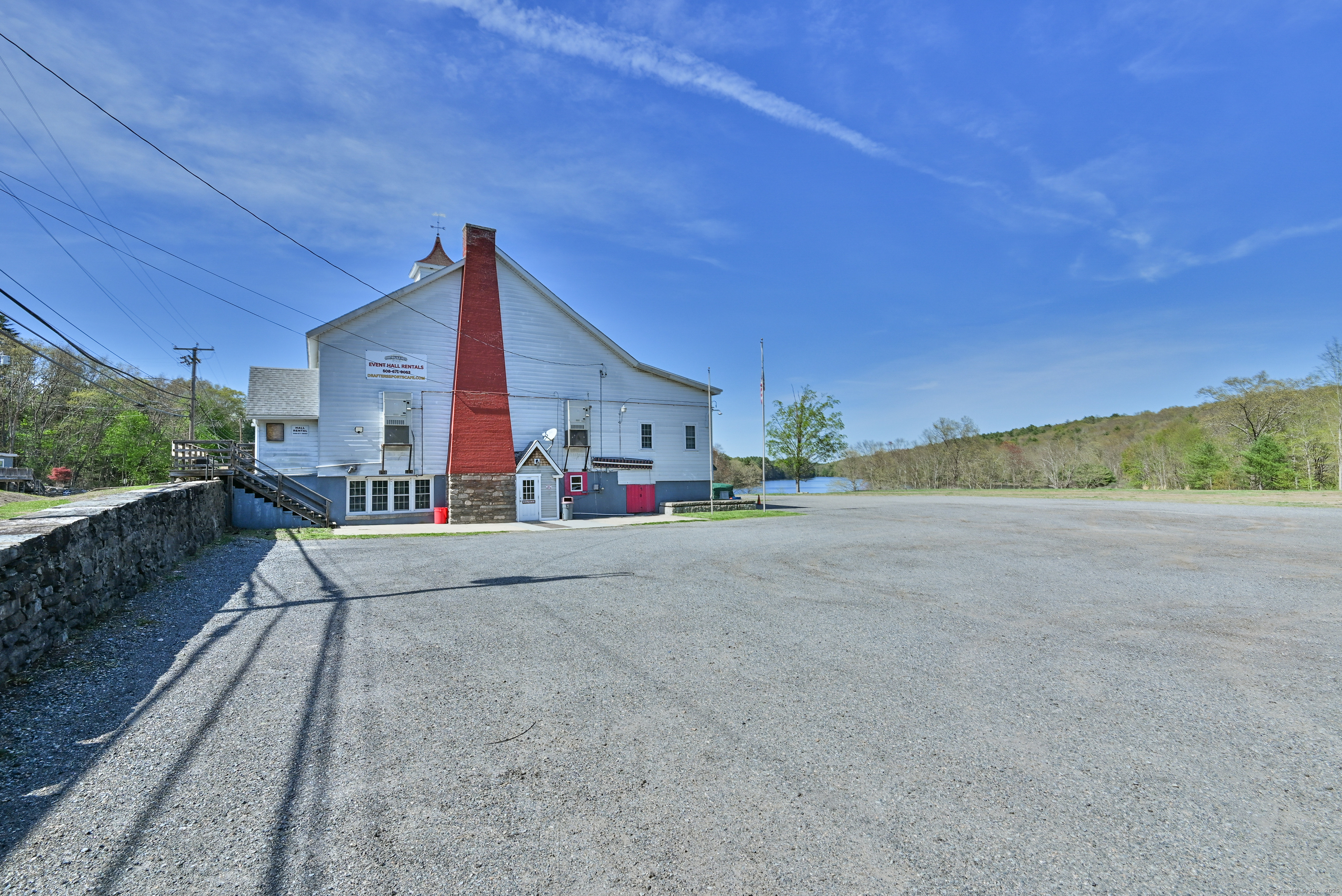 1017 Riverside Drive Property Photo 6