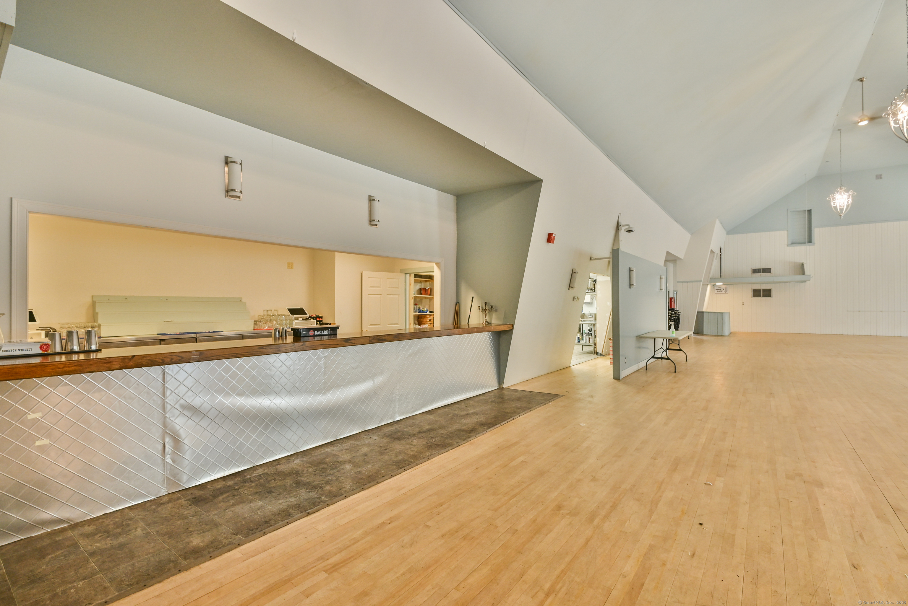 1017 Riverside Drive Property Photo 14