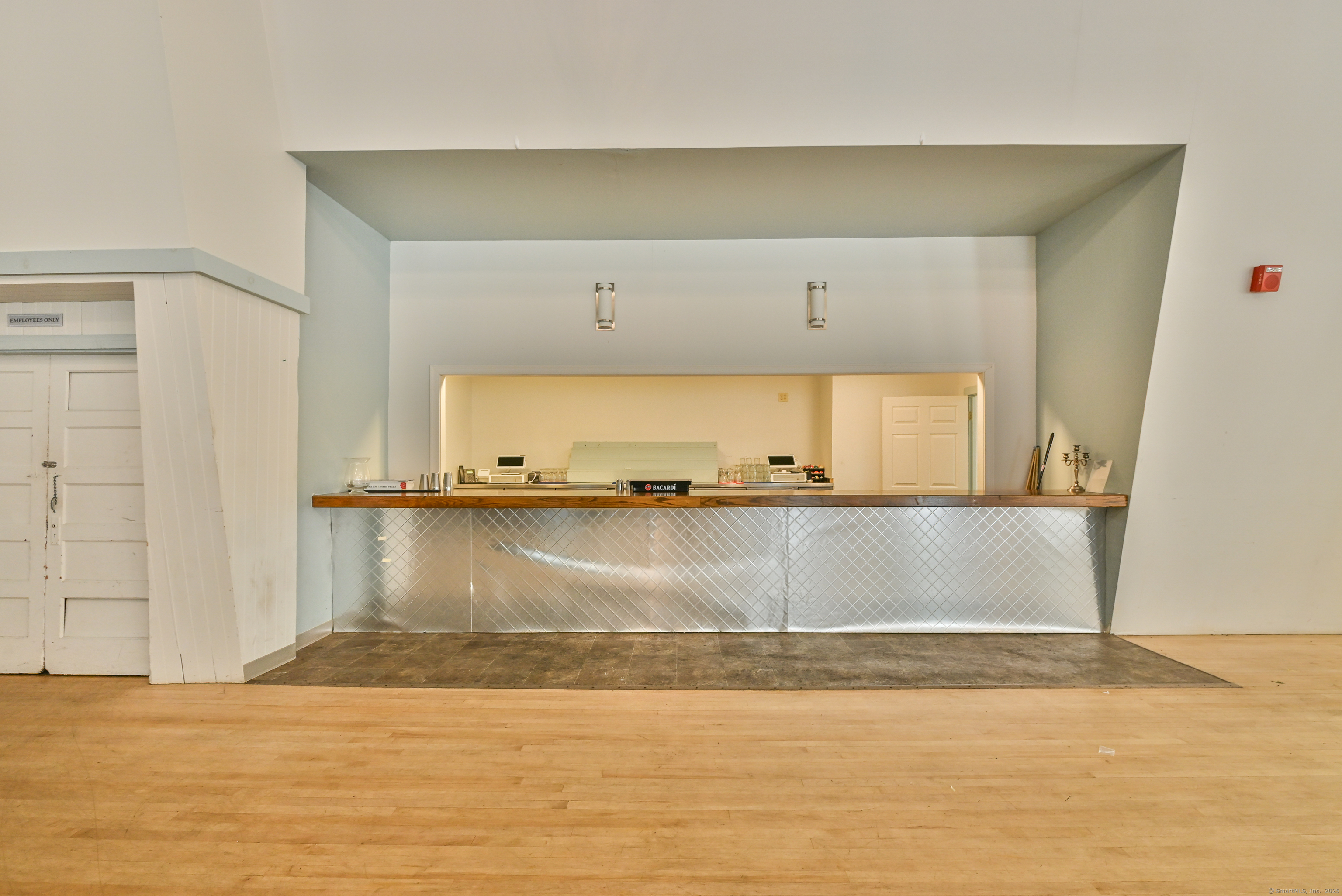 1017 Riverside Drive Property Photo 15