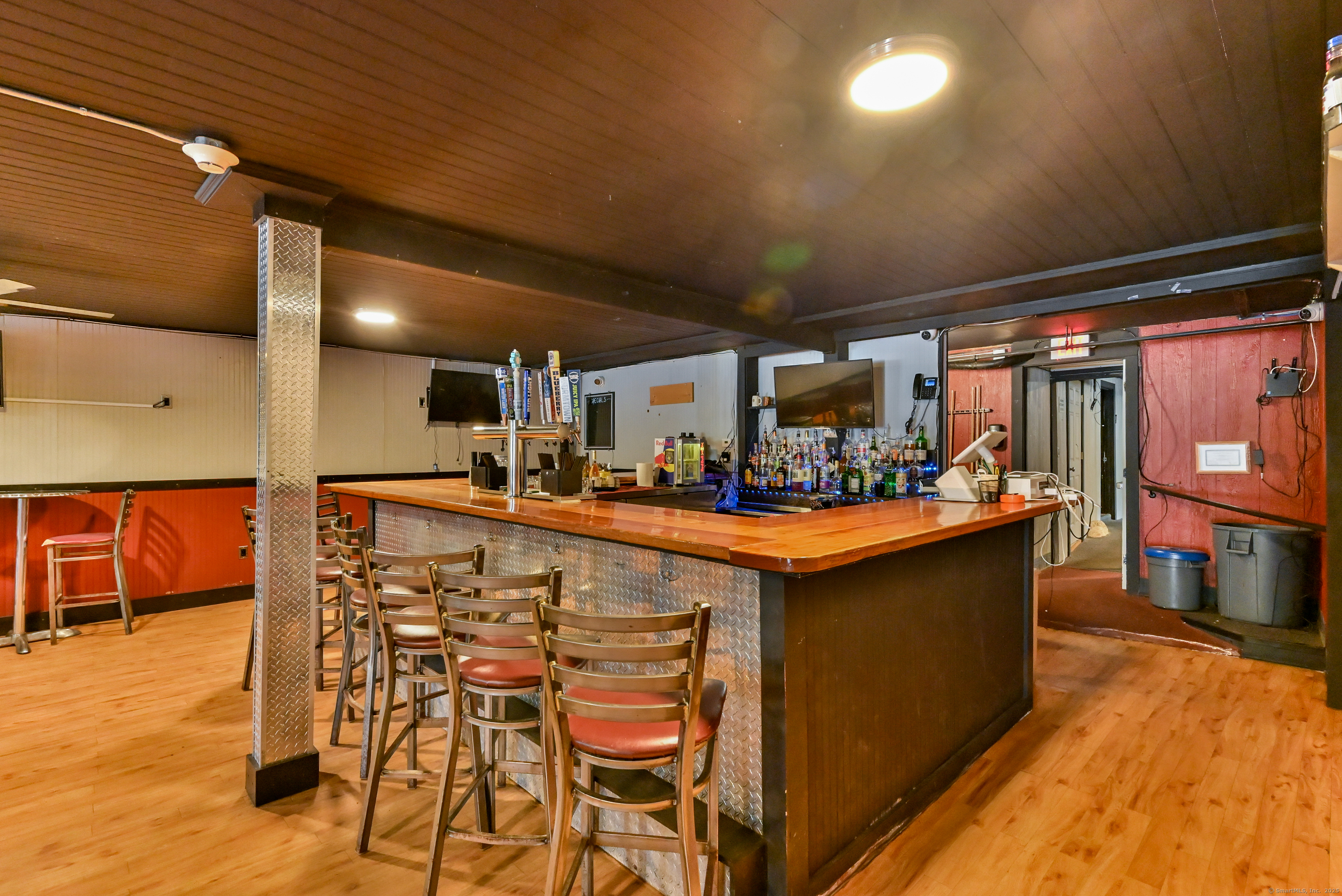 1017 Riverside Drive Property Photo 24