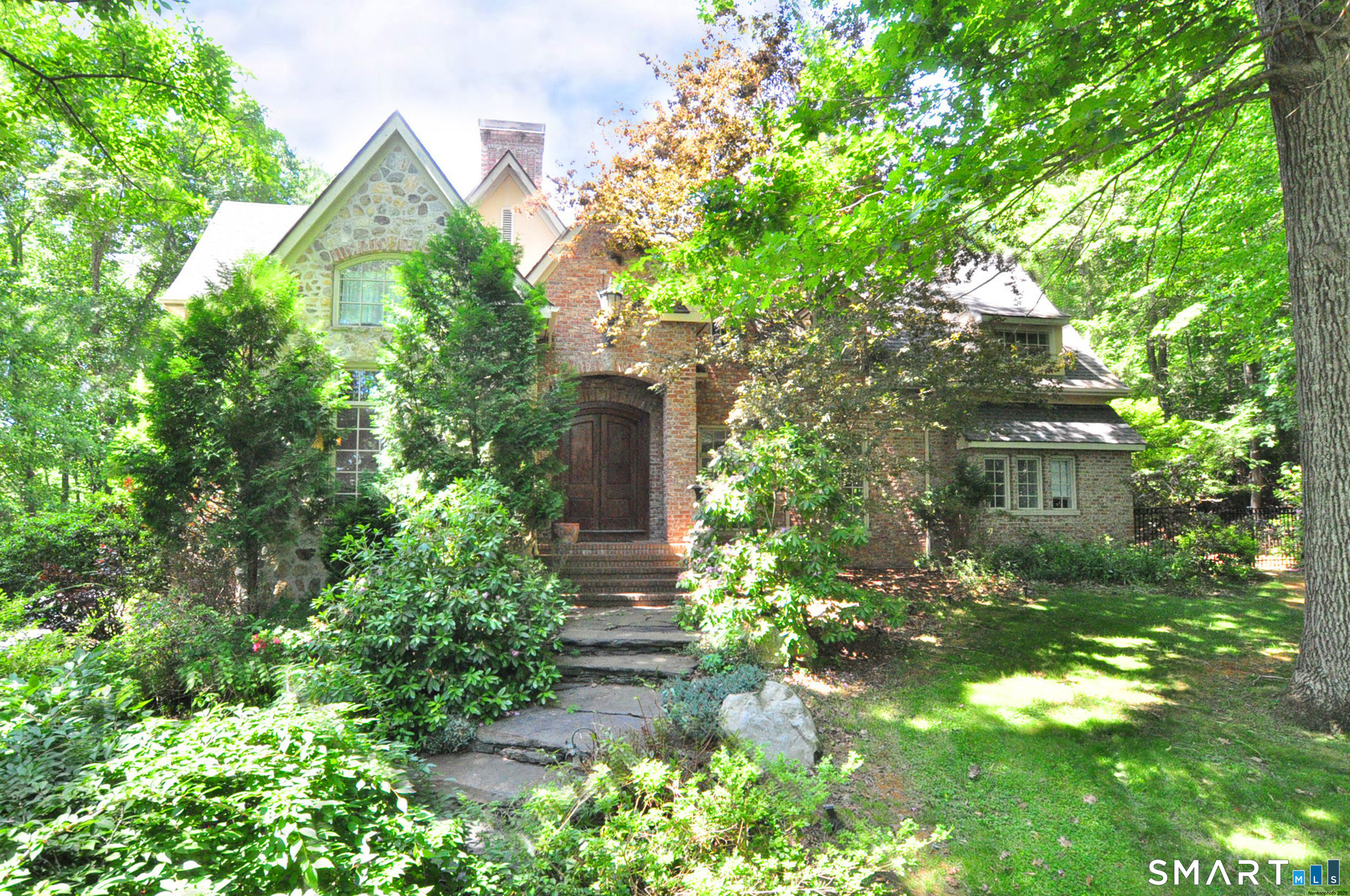 22 Thronebrook Road Property Photo 1