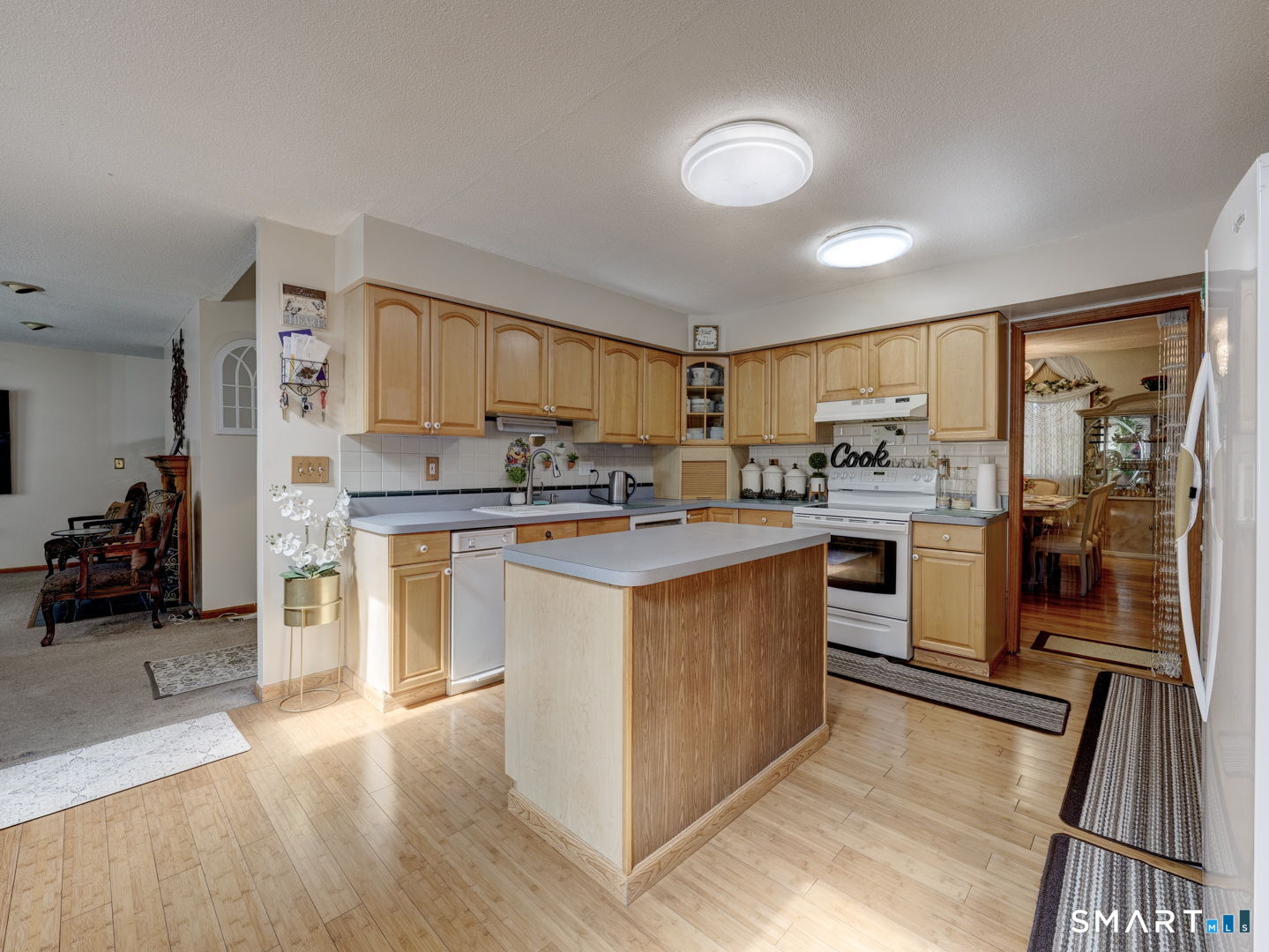 300 Hilltop Road Property Photo 14
