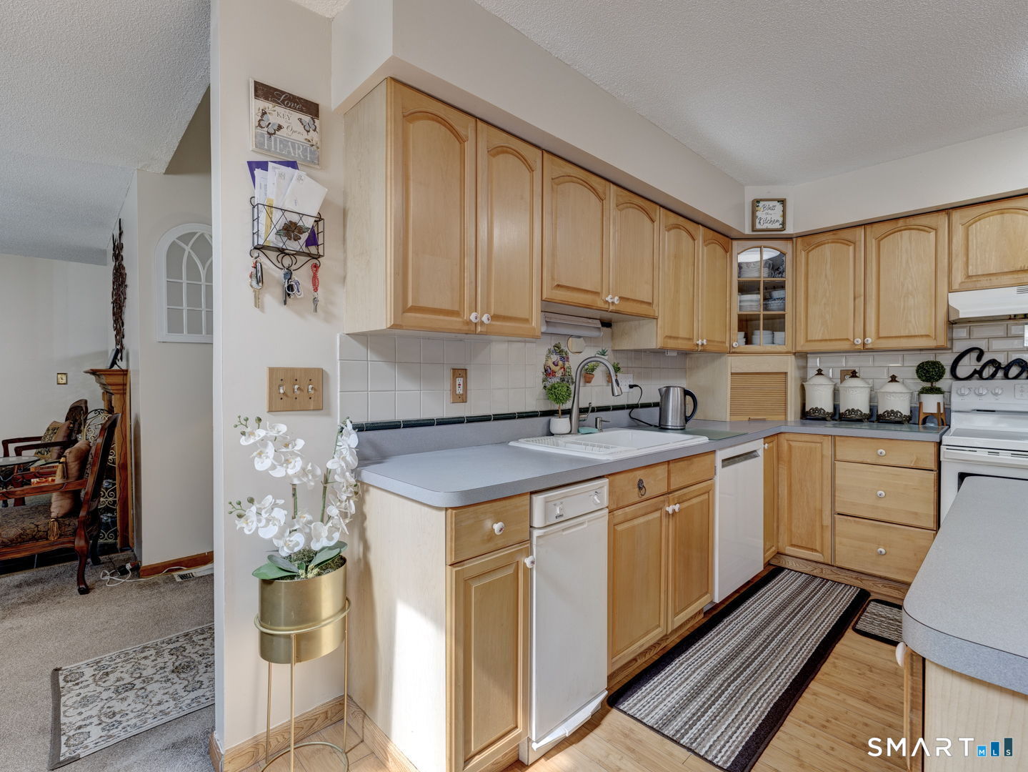 300 Hilltop Road Property Photo 15