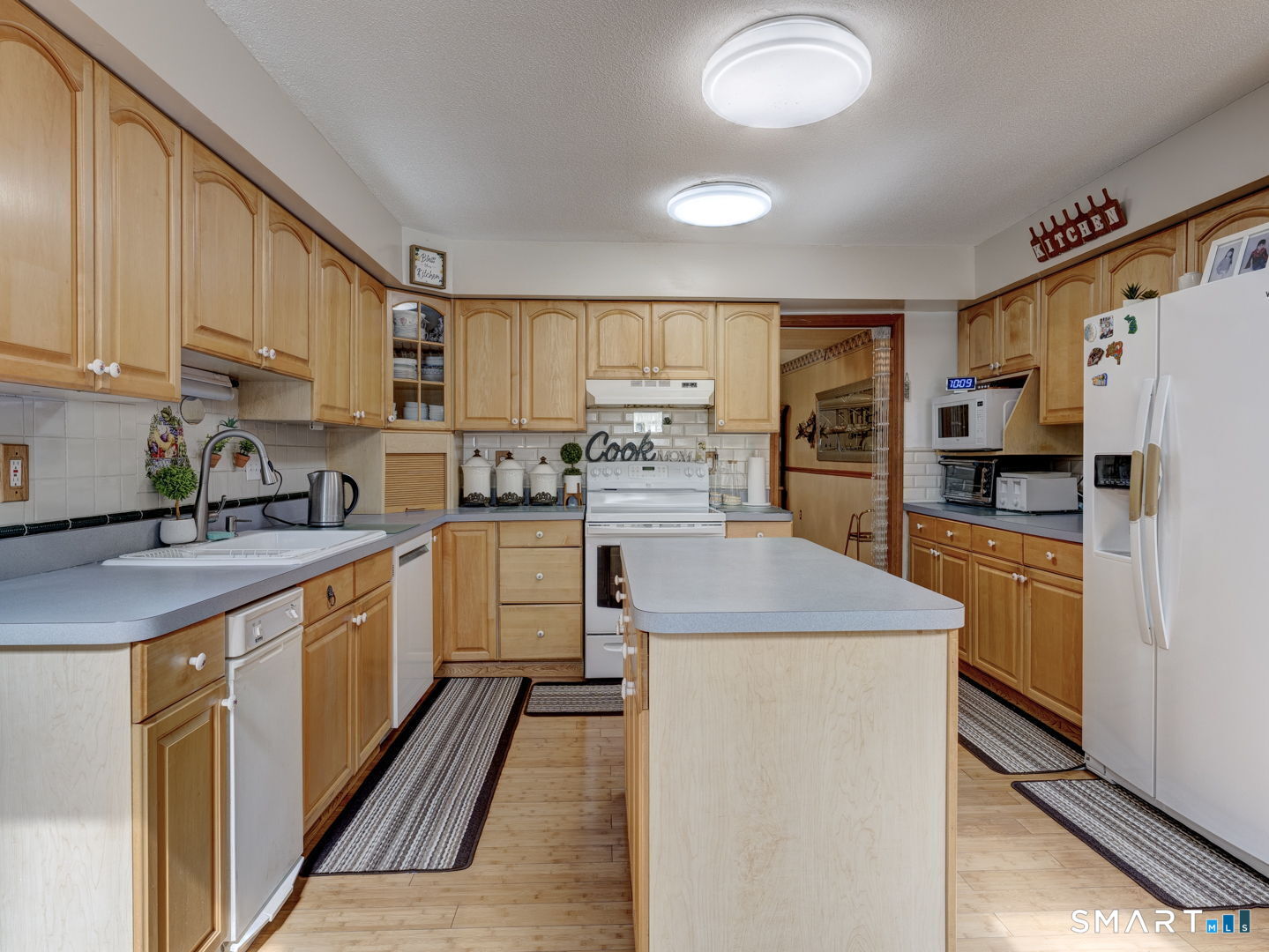 300 Hilltop Road Property Photo 16