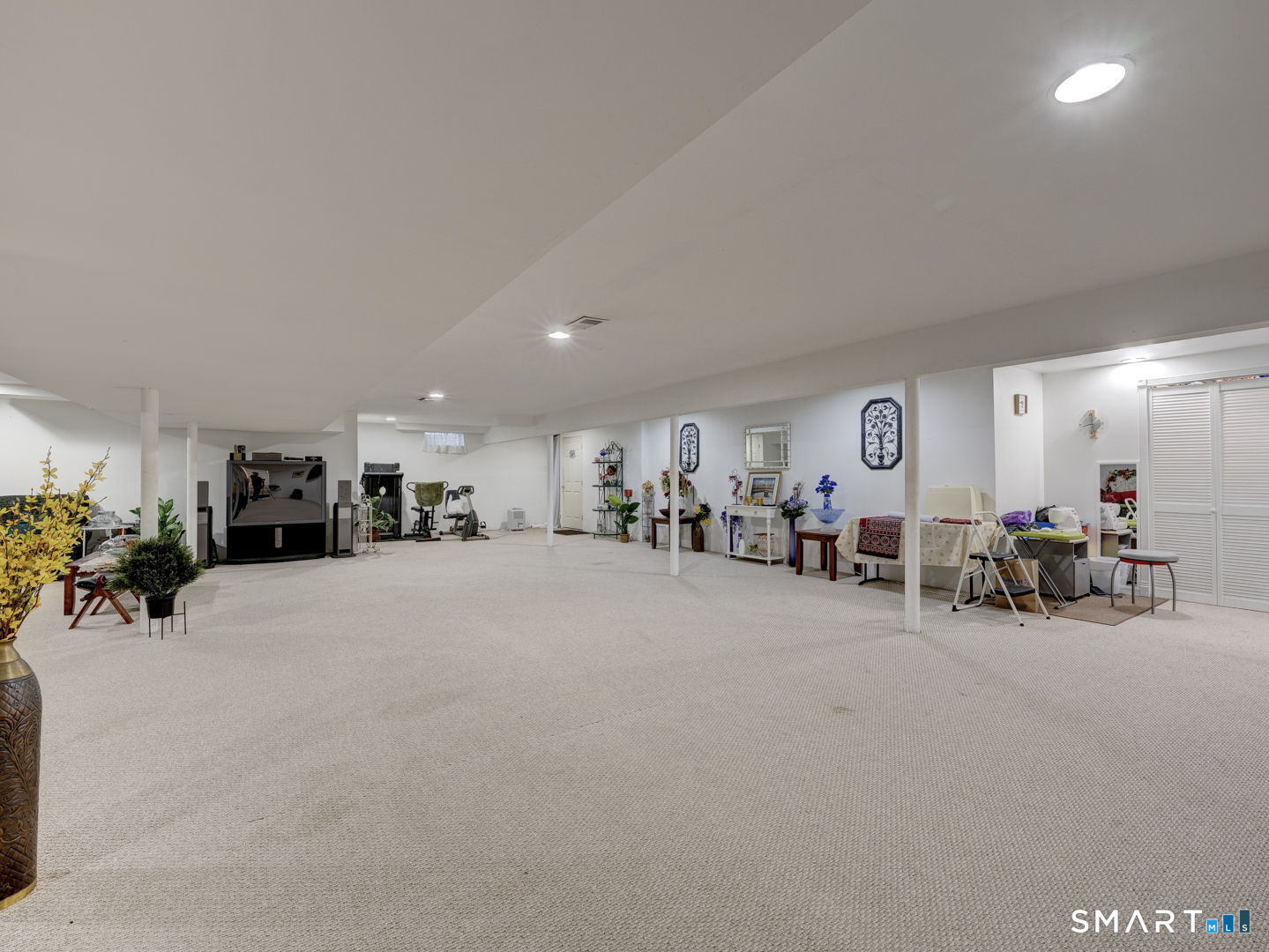 300 Hilltop Road Property Photo 33