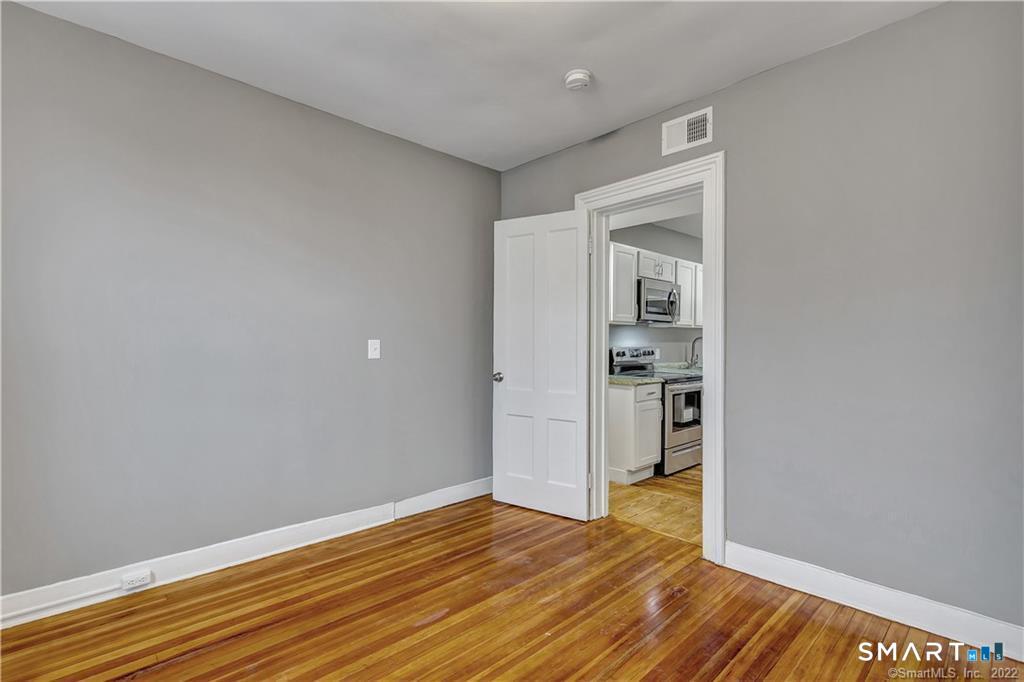 981 State 2 Street Property Photo 11