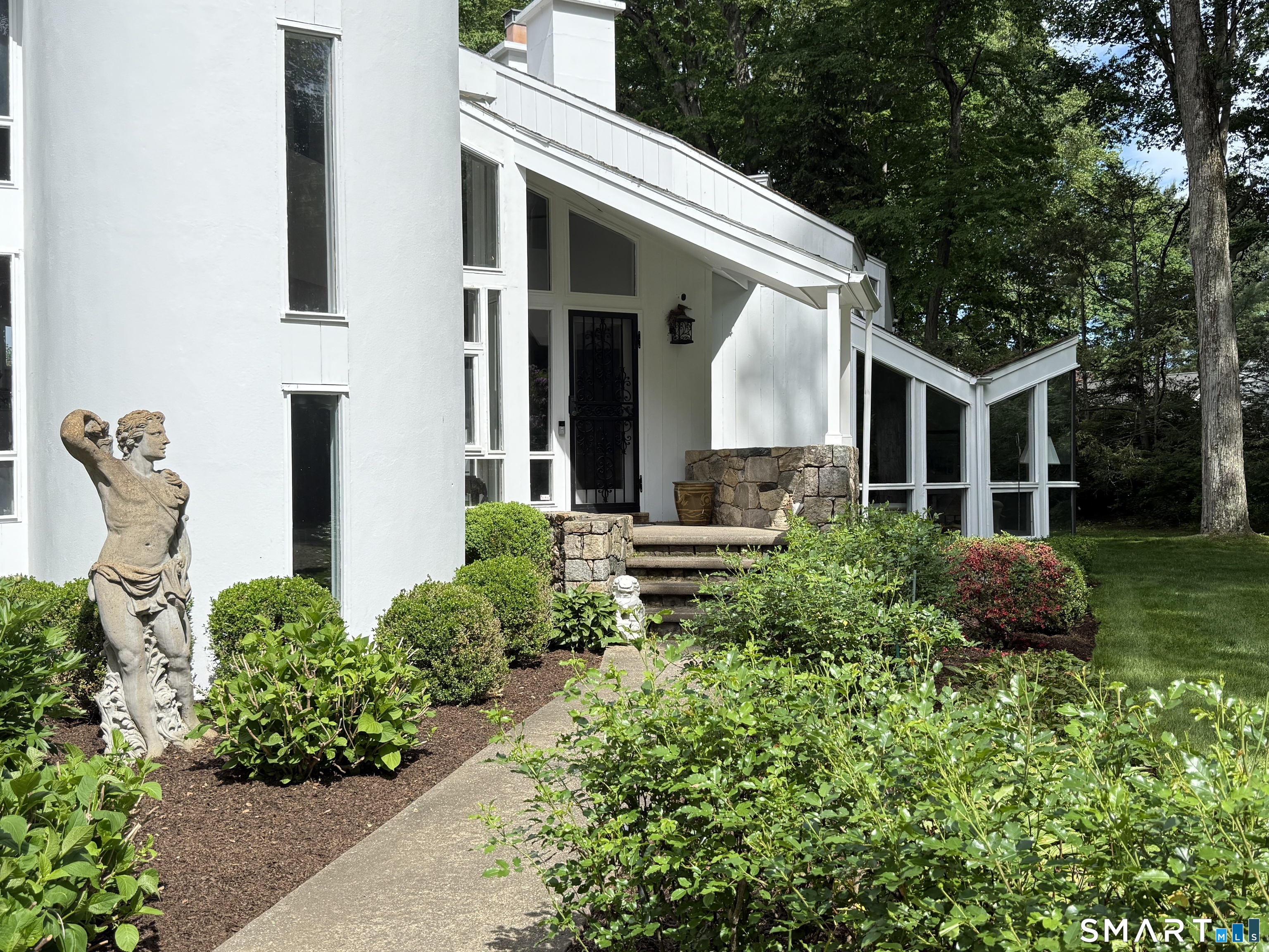 9 Morehouse Lane Property Photo 4