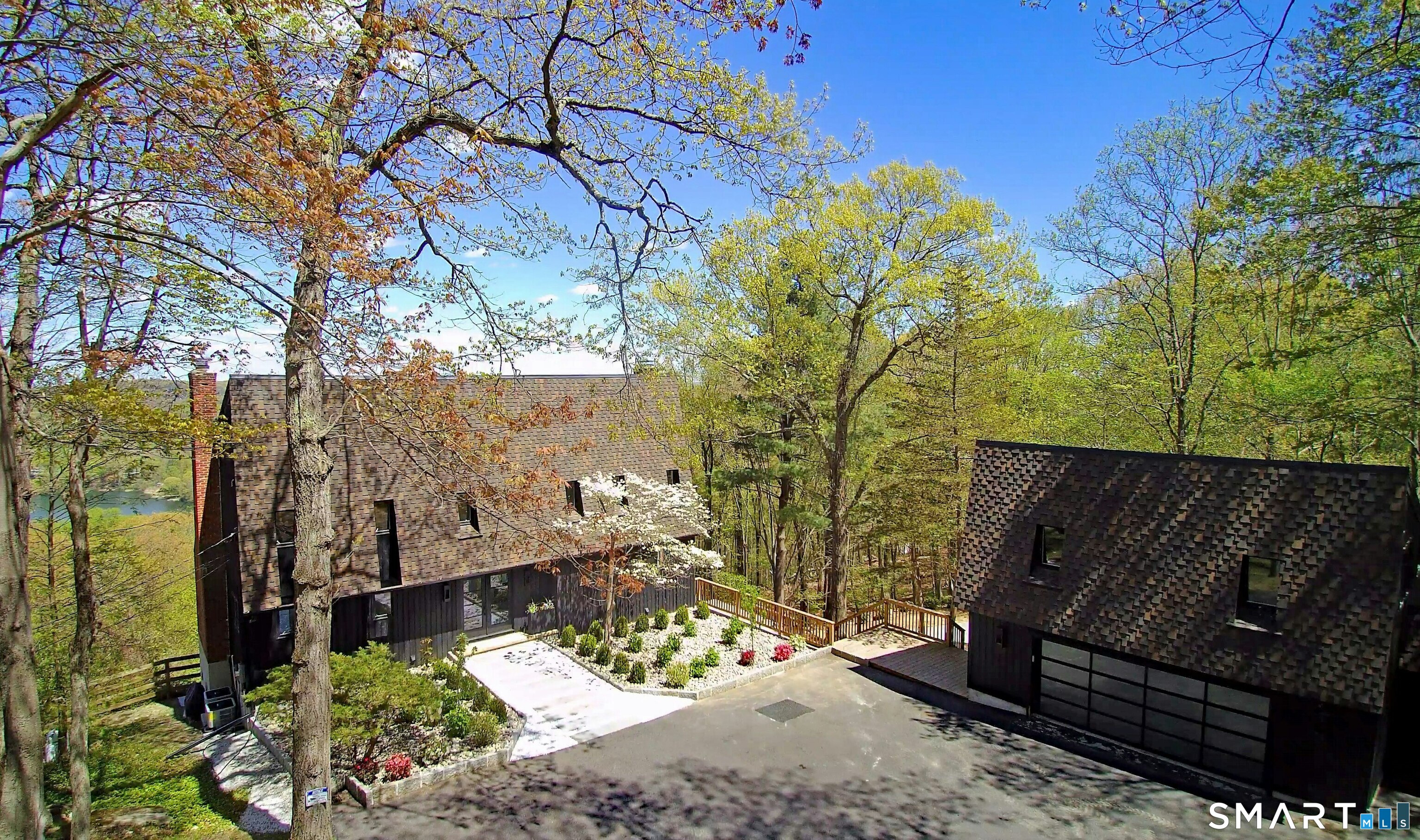 12 Hillcrest Court Property Photo 1
