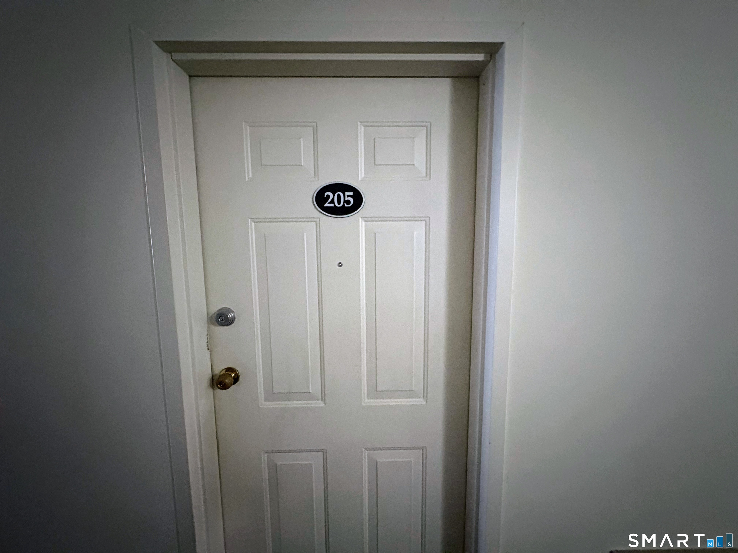 136 Deer Hill 205 Avenue Property Photo 4