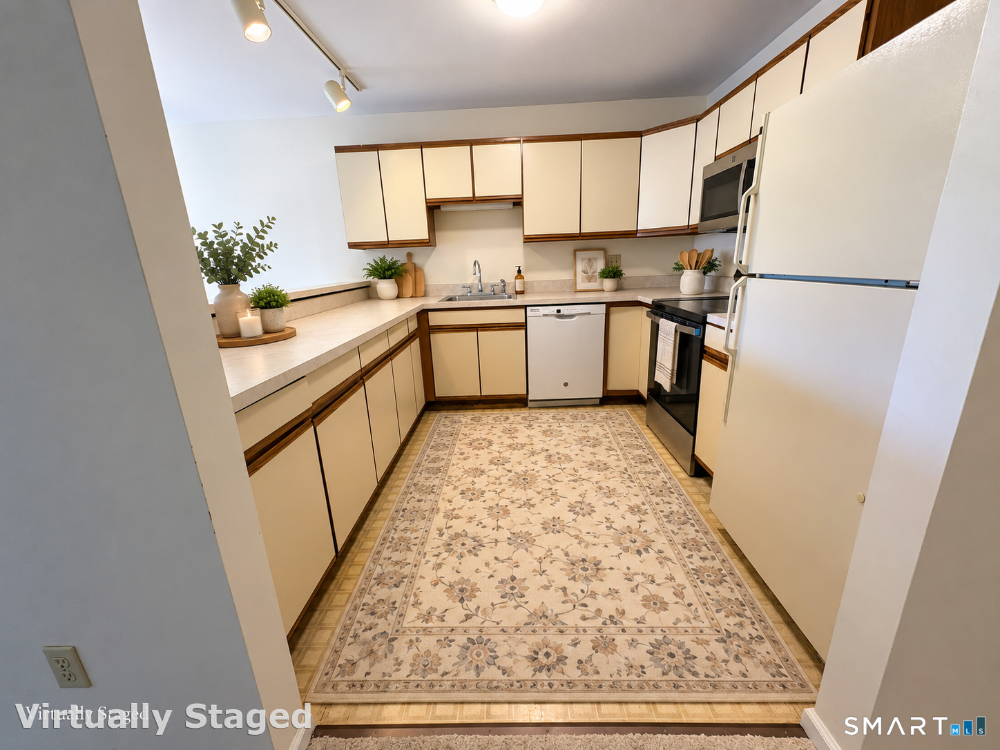 136 Deer Hill 205 Avenue Property Photo 10
