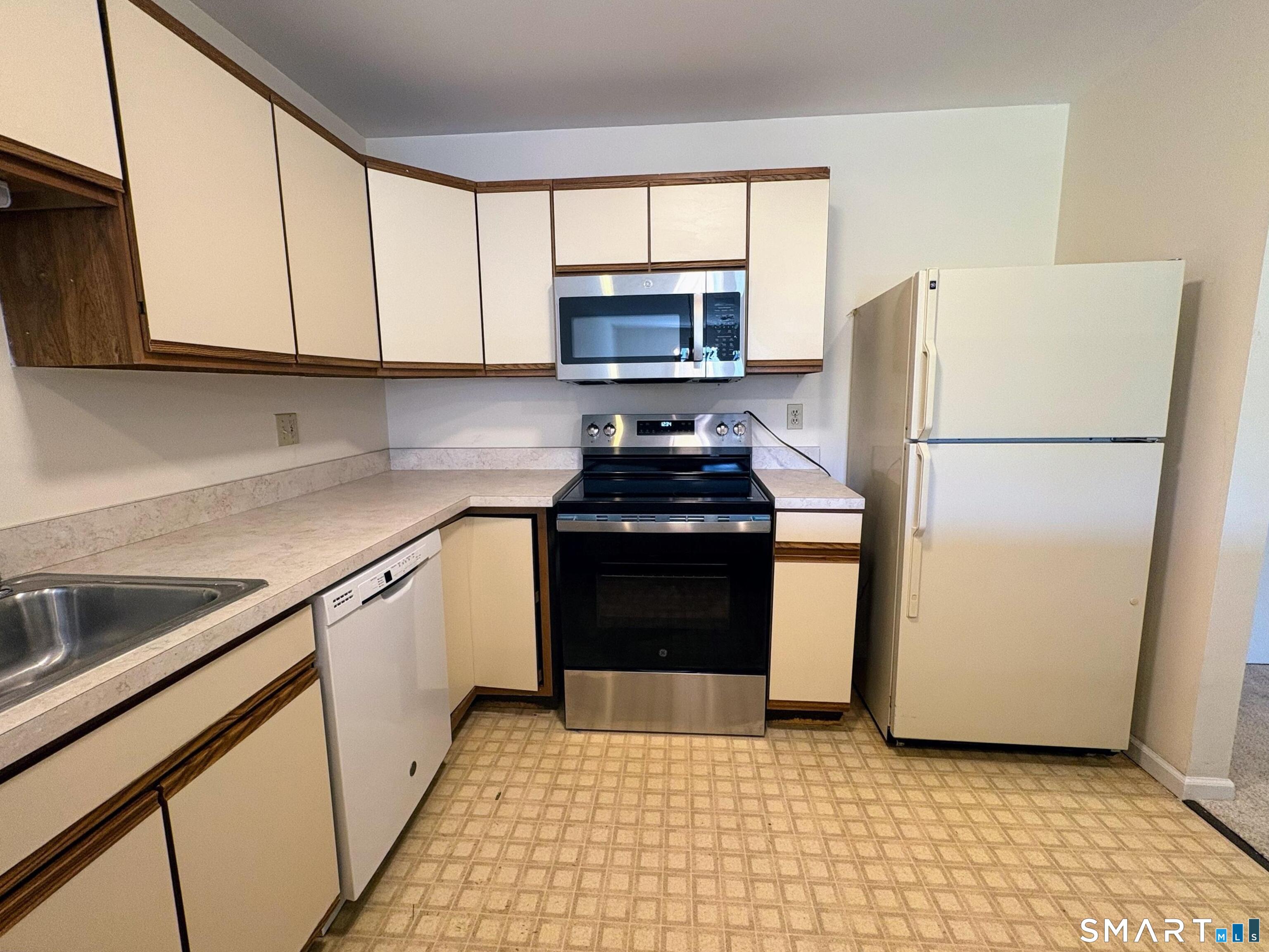 136 Deer Hill 205 Avenue Property Photo 14